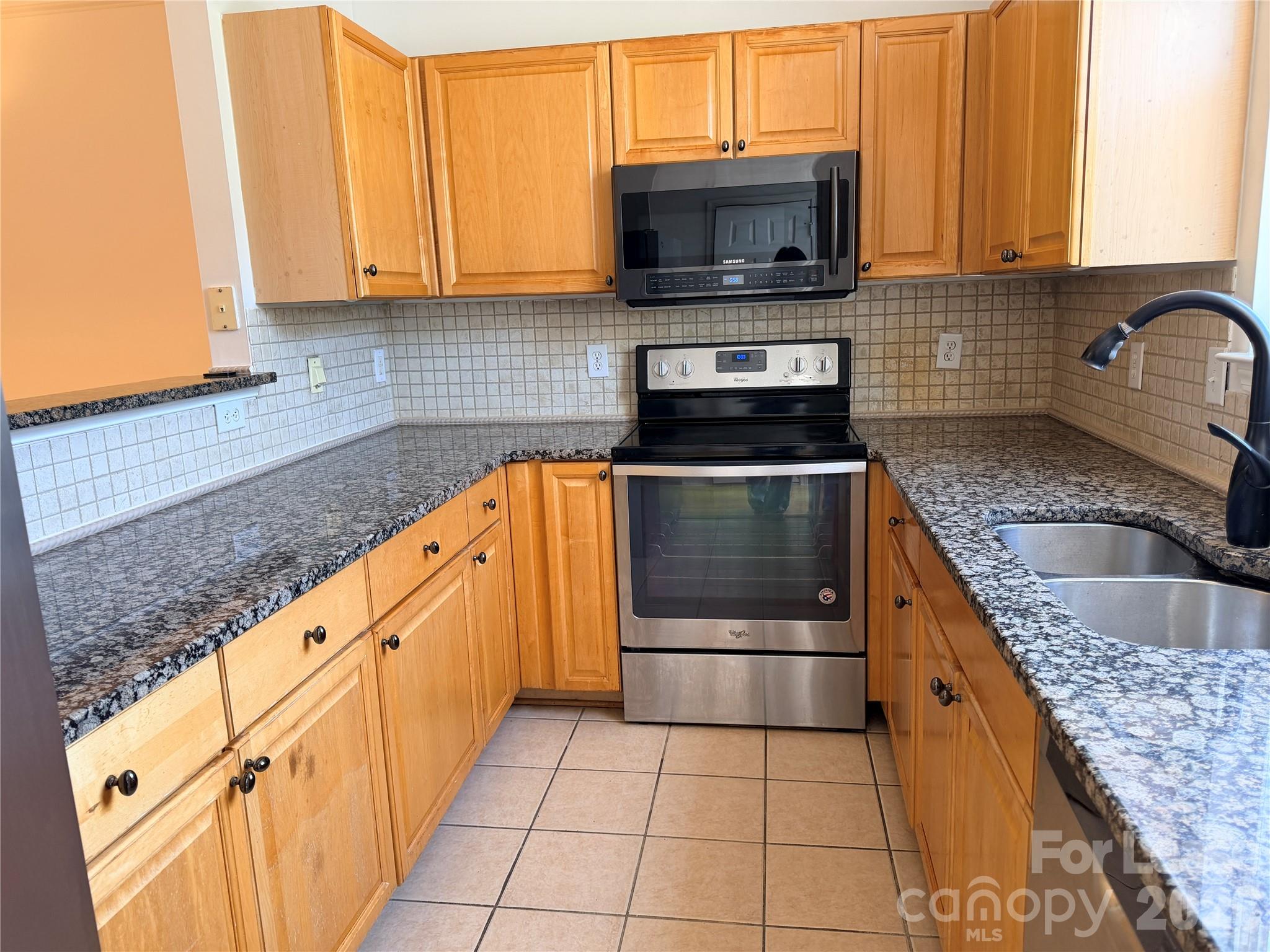 11017 Lancaster Park Drive Property Photo 8