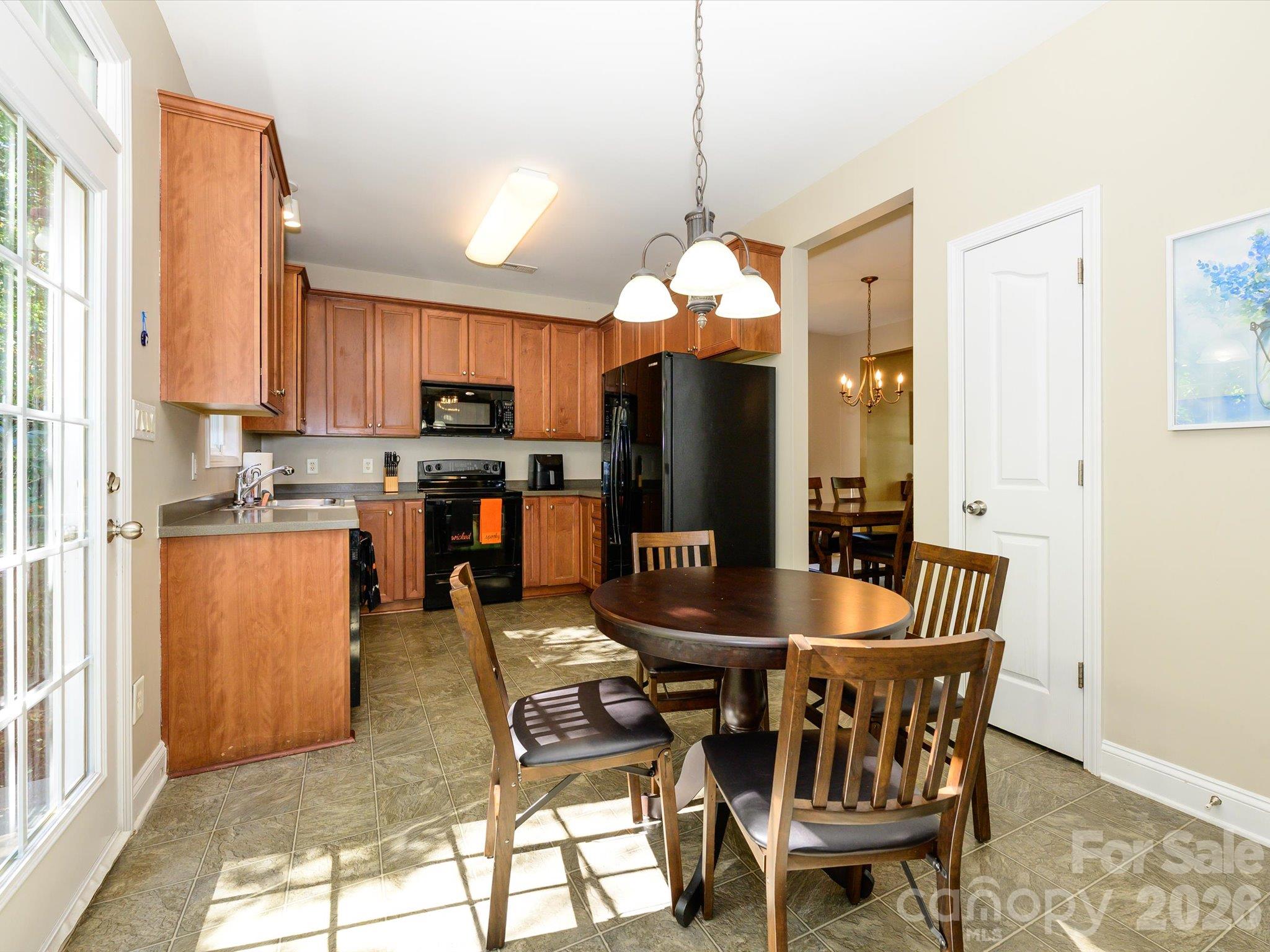 9833 Coatbridge Drive Property Photo 15