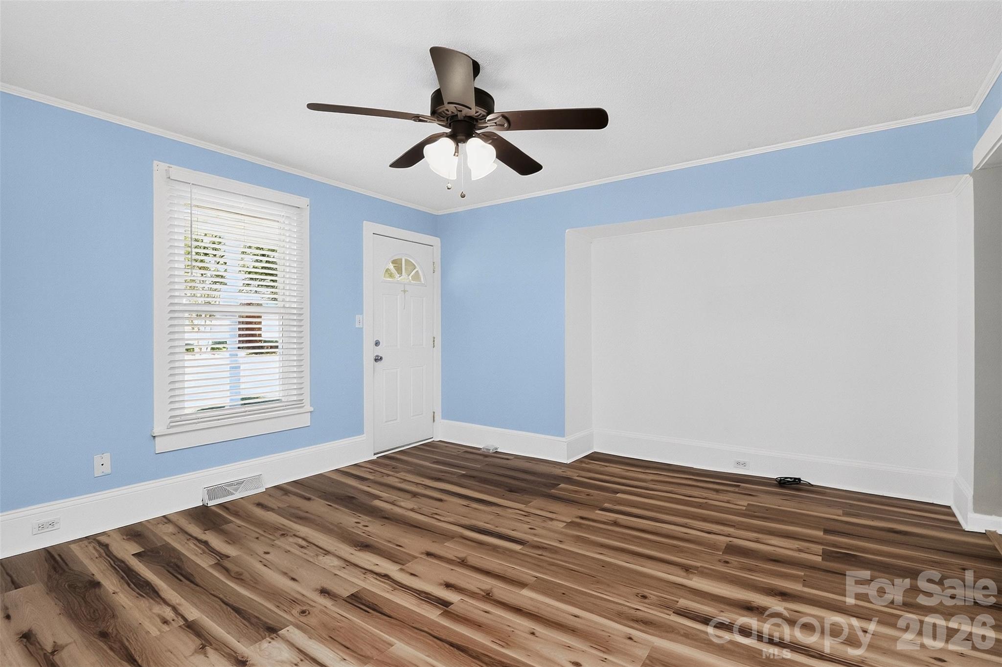 502 E 23rd Street Property Photo 4