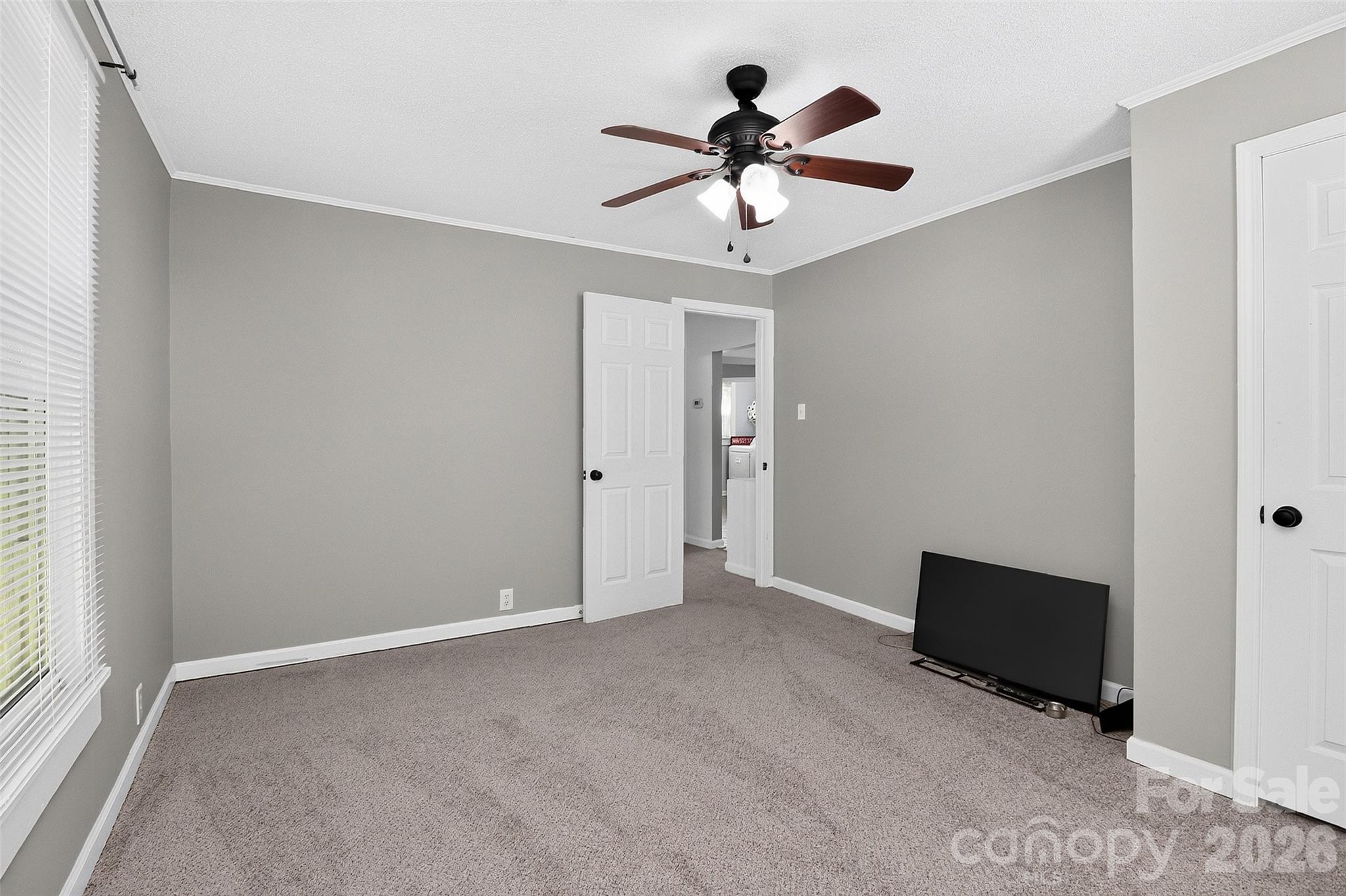 502 E 23rd Street Property Photo 15