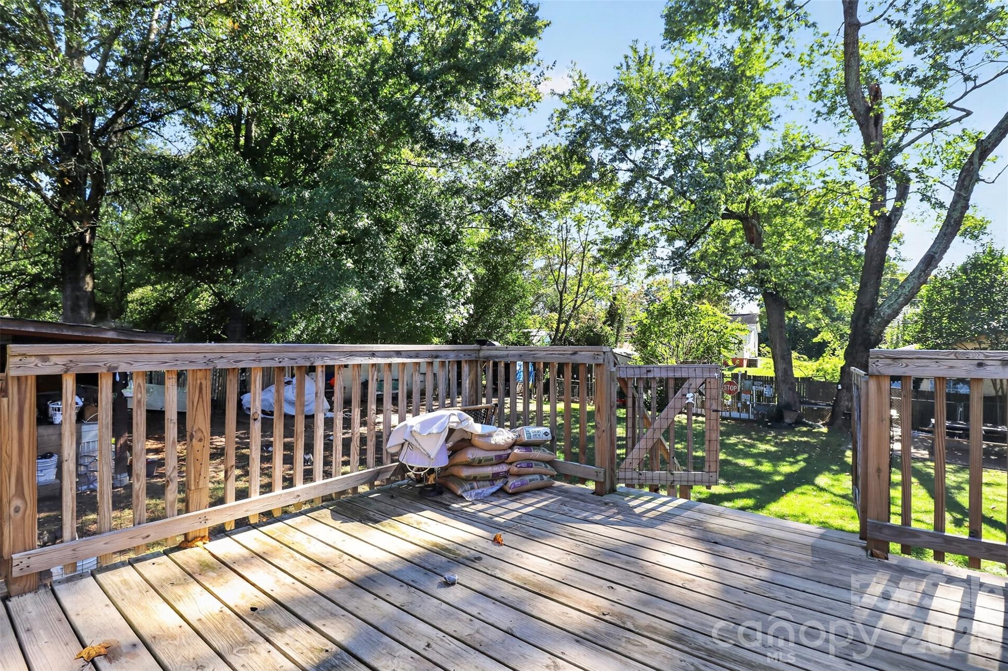 502 E 23rd Street Property Photo 20