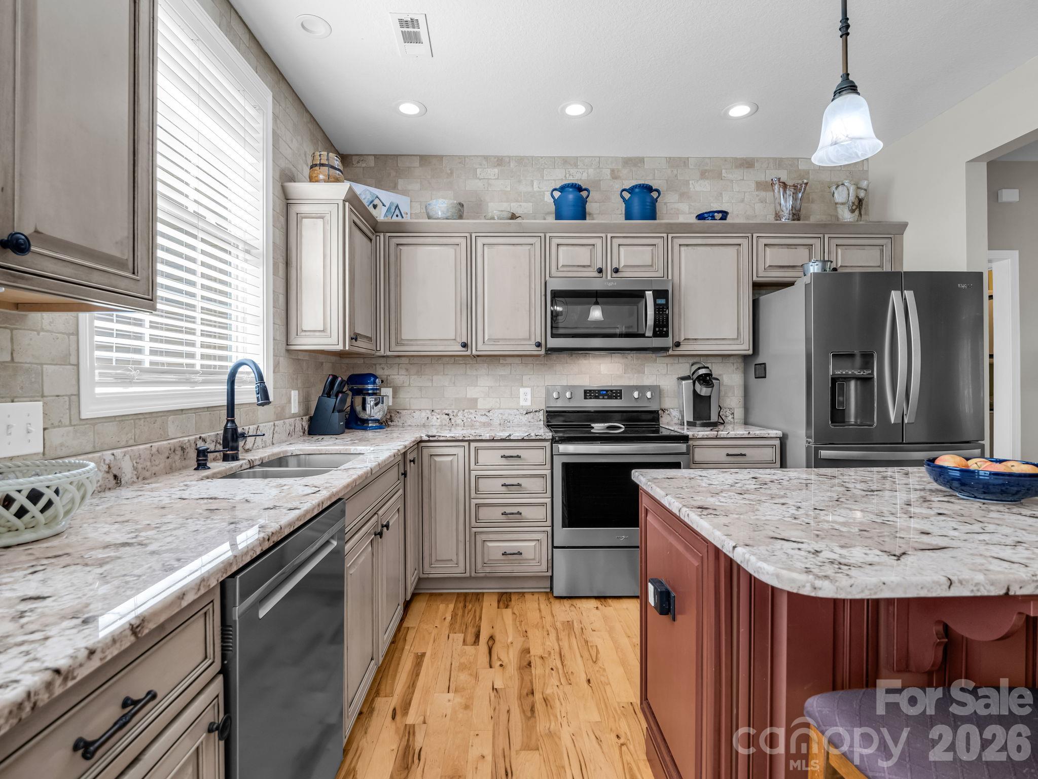 215 N Crab Meadow Drive Property Photo 4