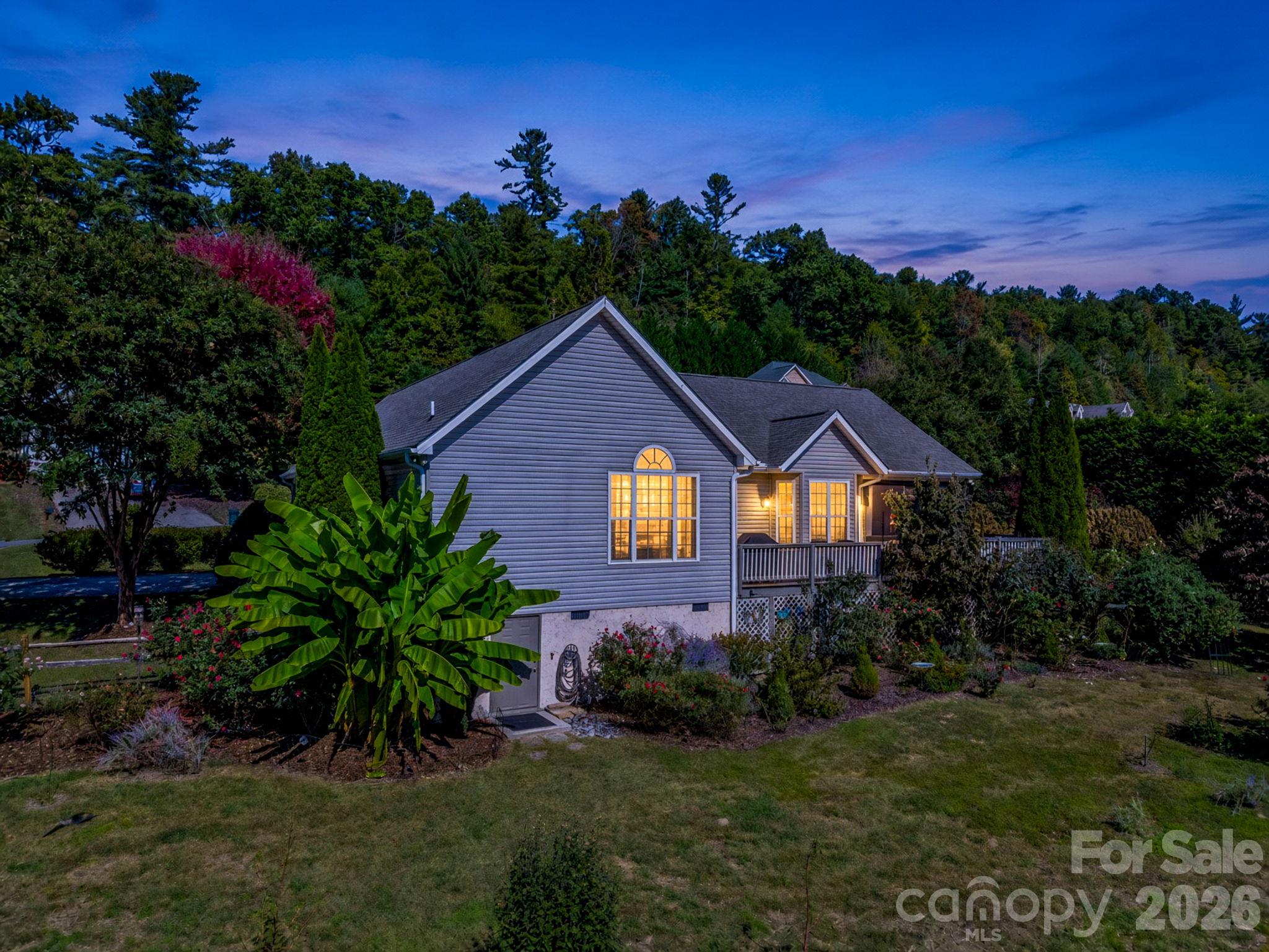 215 N Crab Meadow Drive Property Photo 10