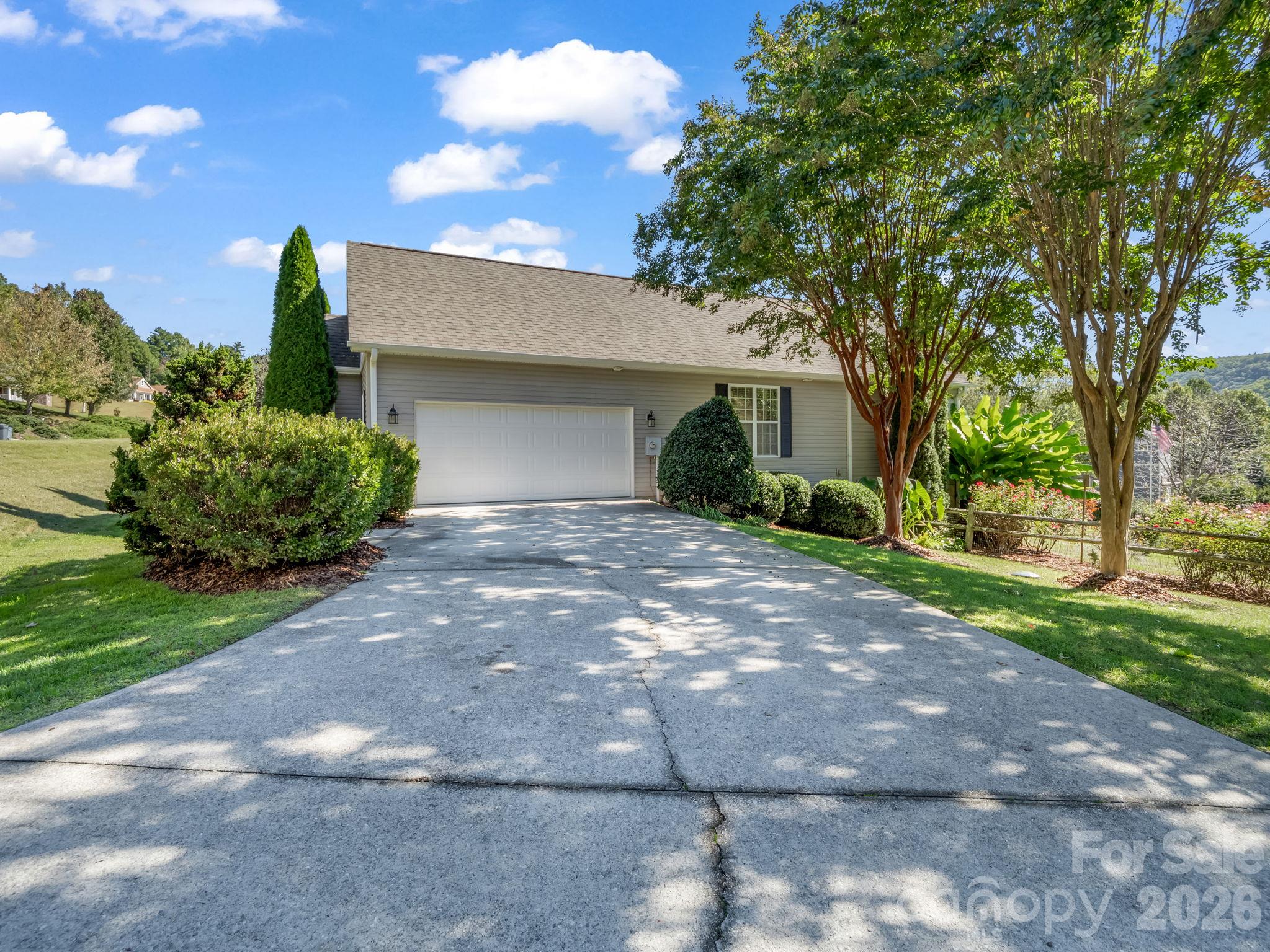 215 N Crab Meadow Drive Property Photo 11