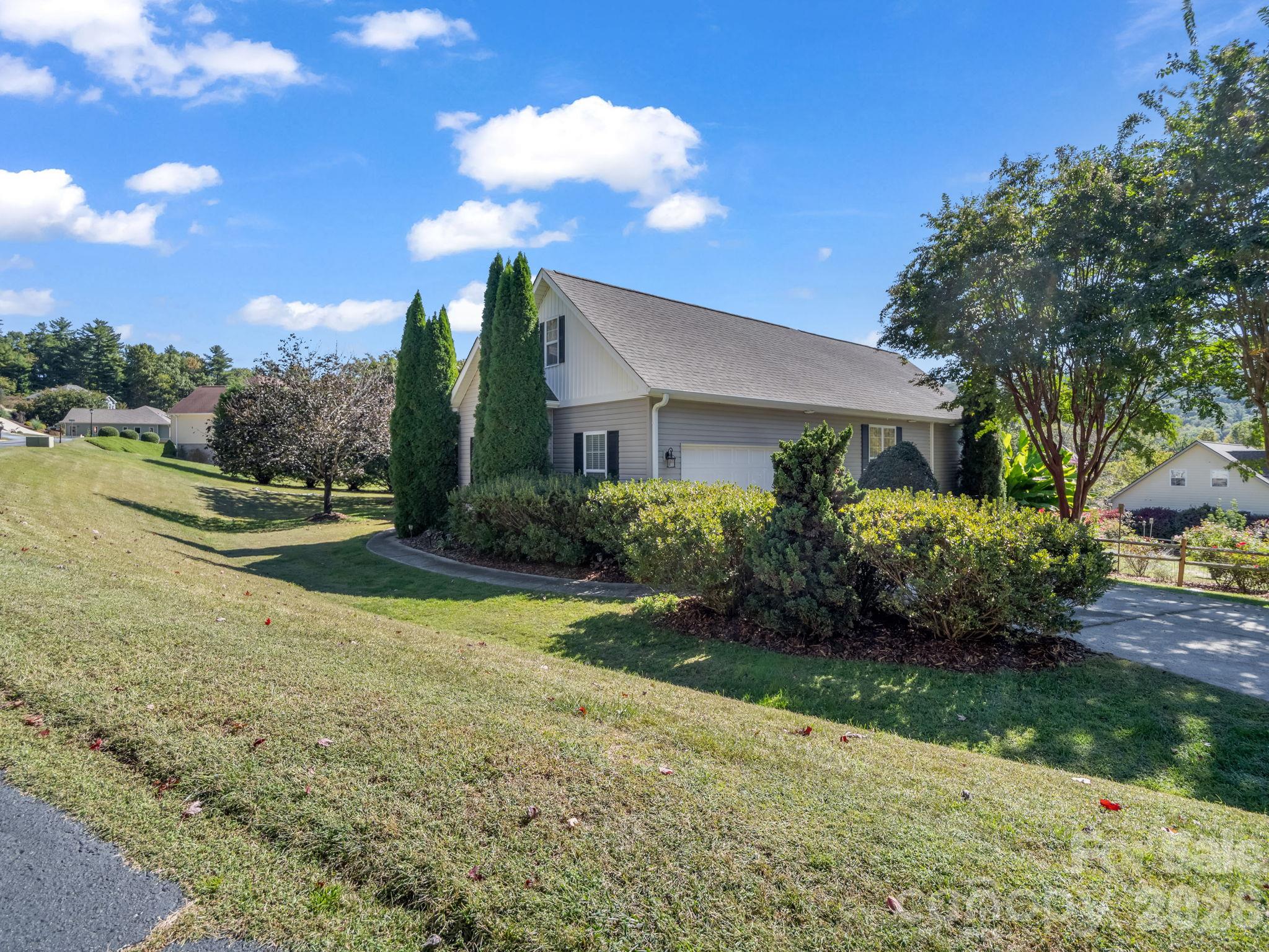 215 N Crab Meadow Drive Property Photo 13