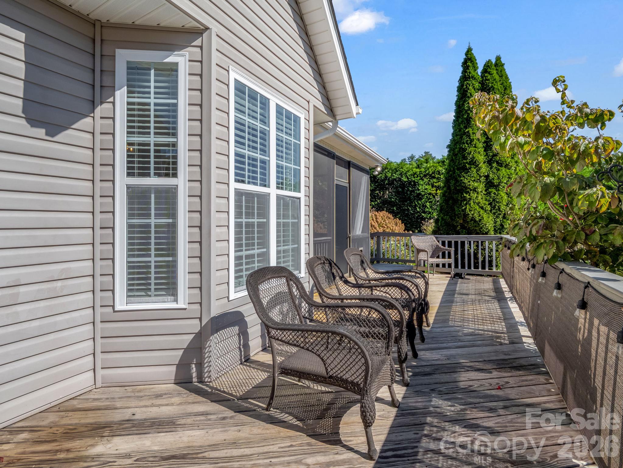 215 N Crab Meadow Drive Property Photo 29