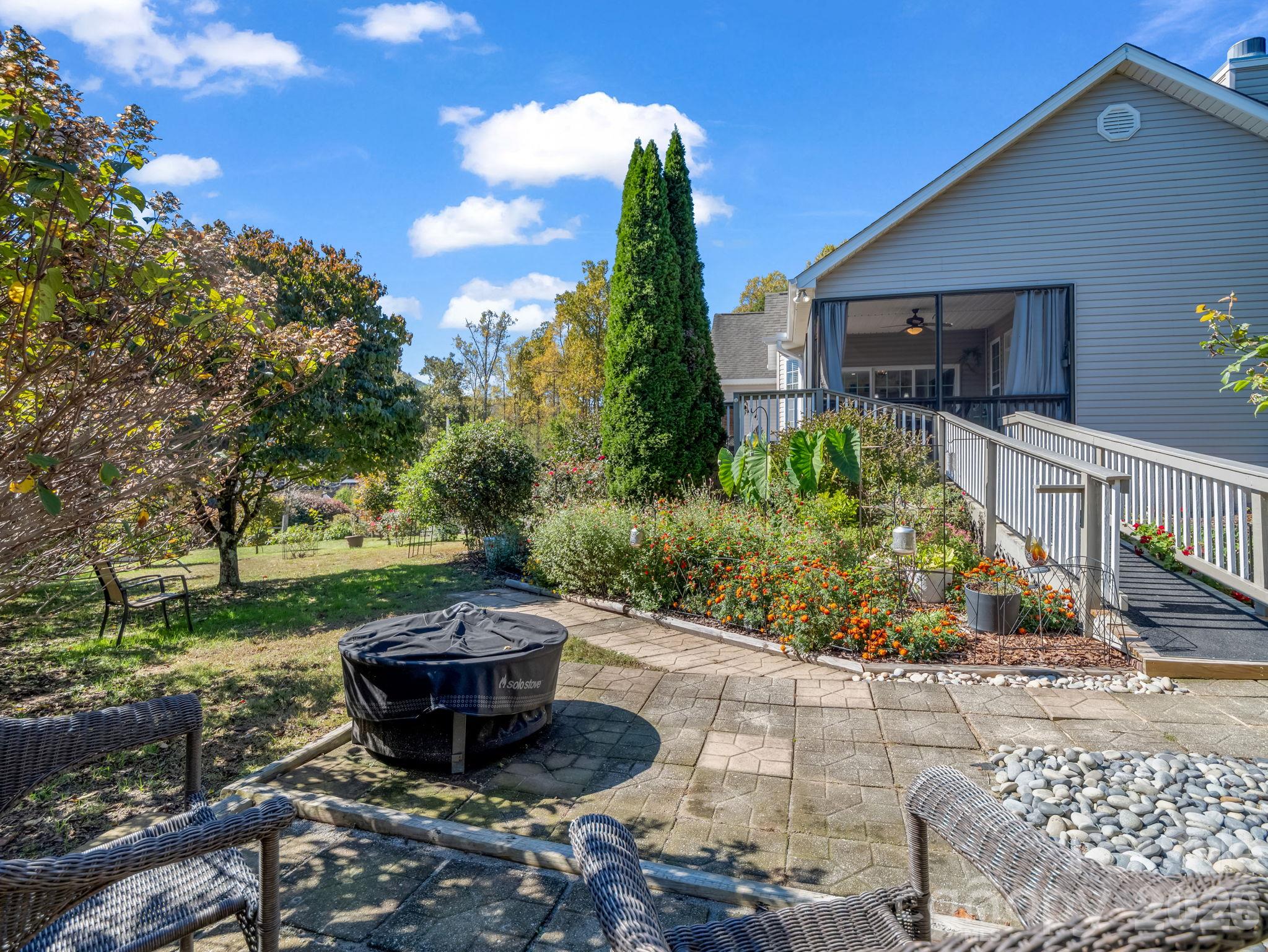 215 N Crab Meadow Drive Property Photo 31