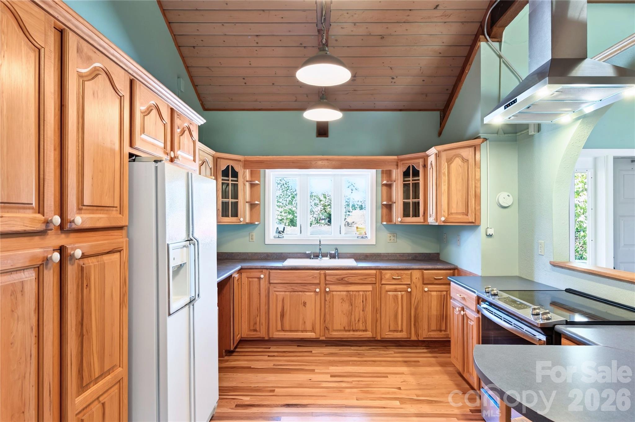 130 Center Avenue Property Photo 10