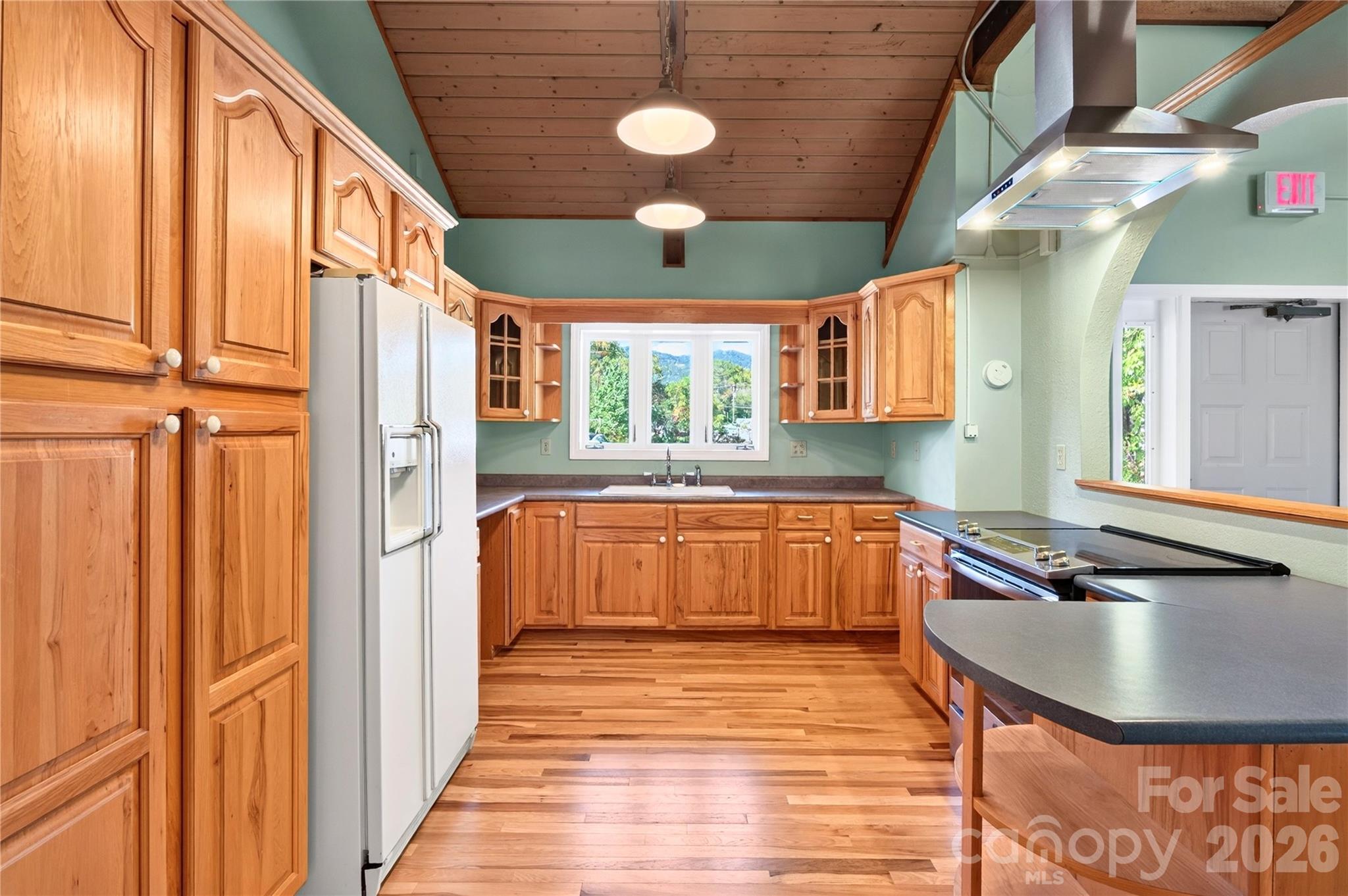 130 Center Avenue Property Photo 14