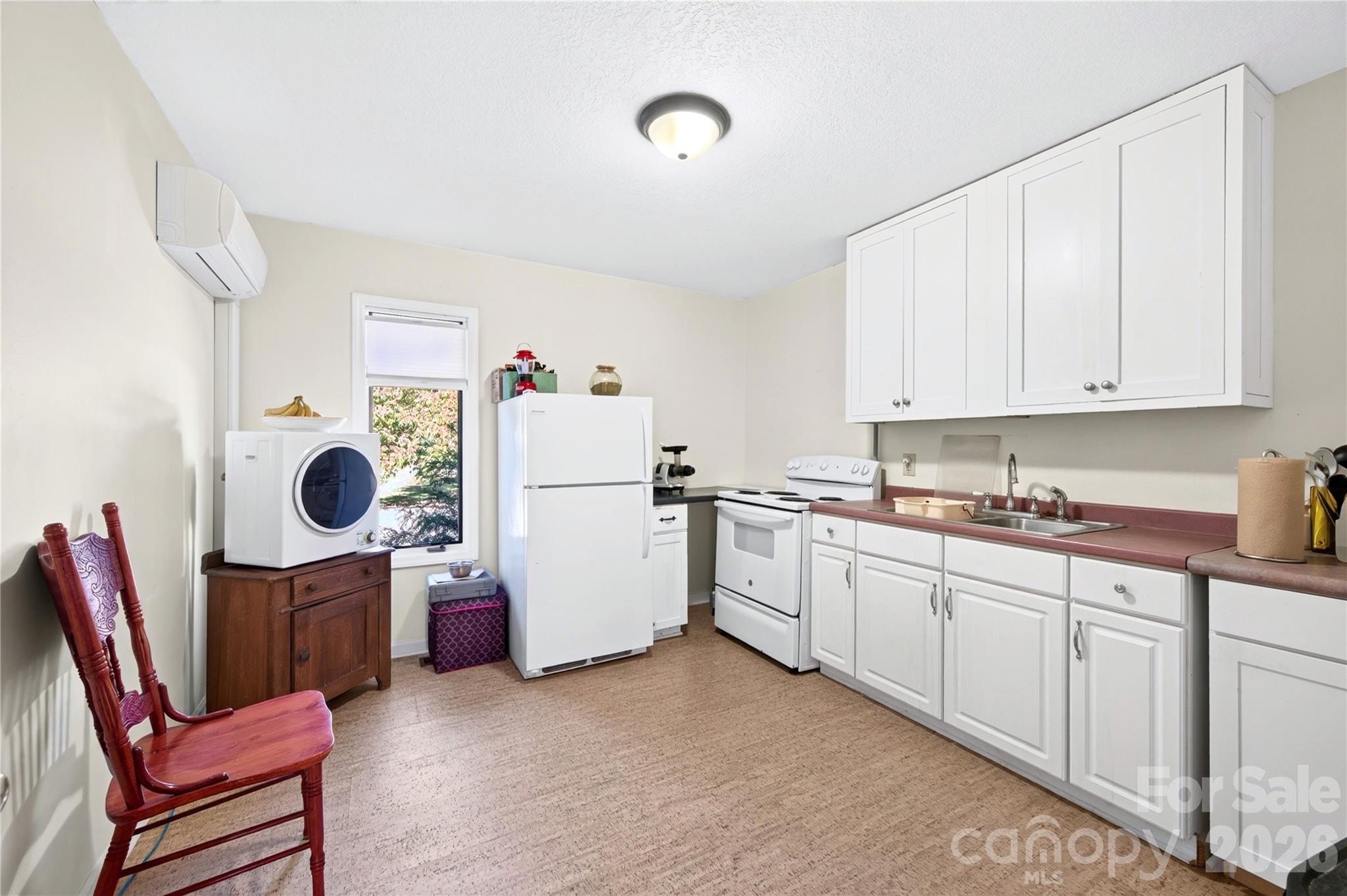 130 Center Avenue Property Photo 25