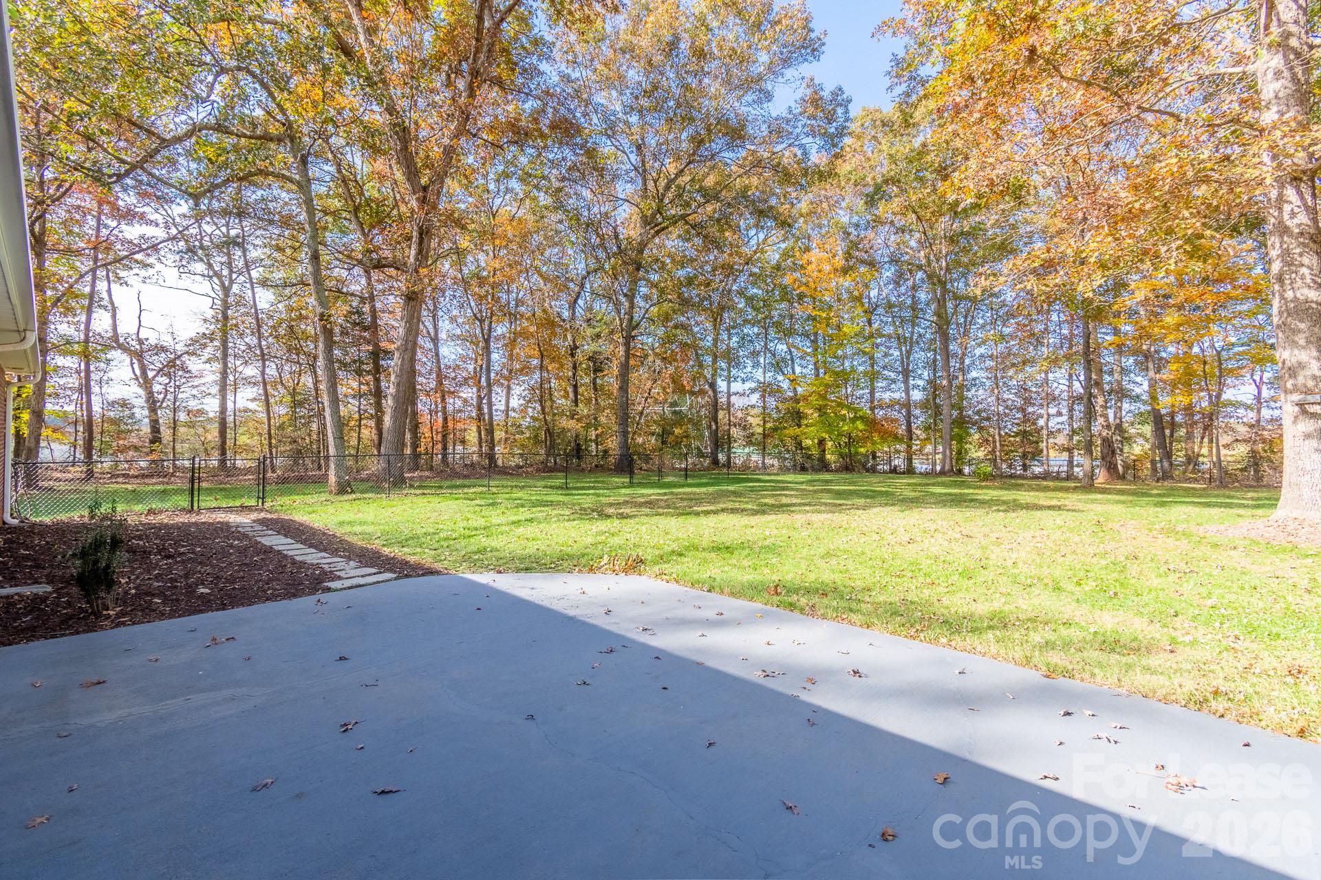 7589 Monbo Road Property Photo 5