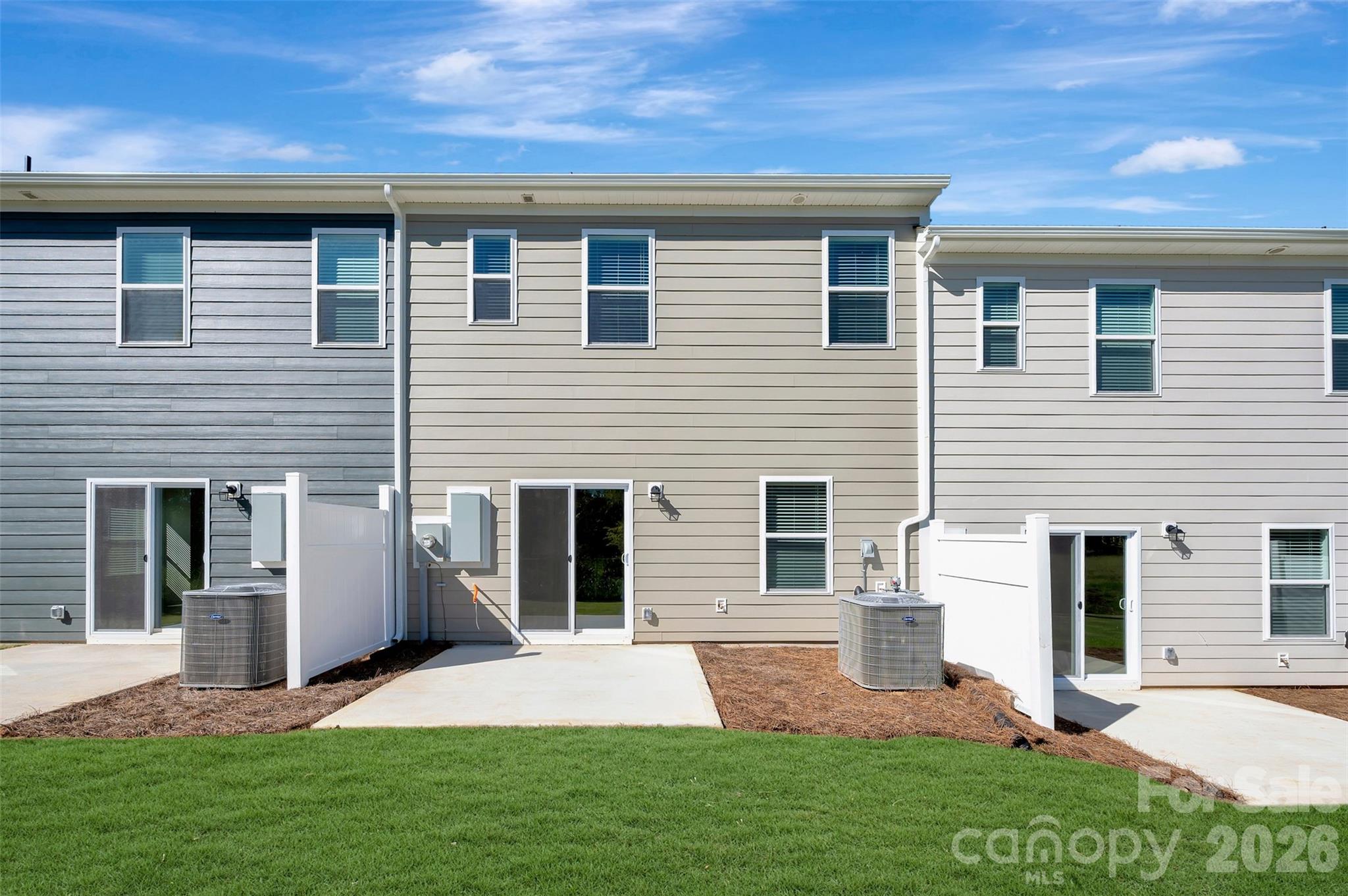 783 Kitfox Drive Property Photo 2