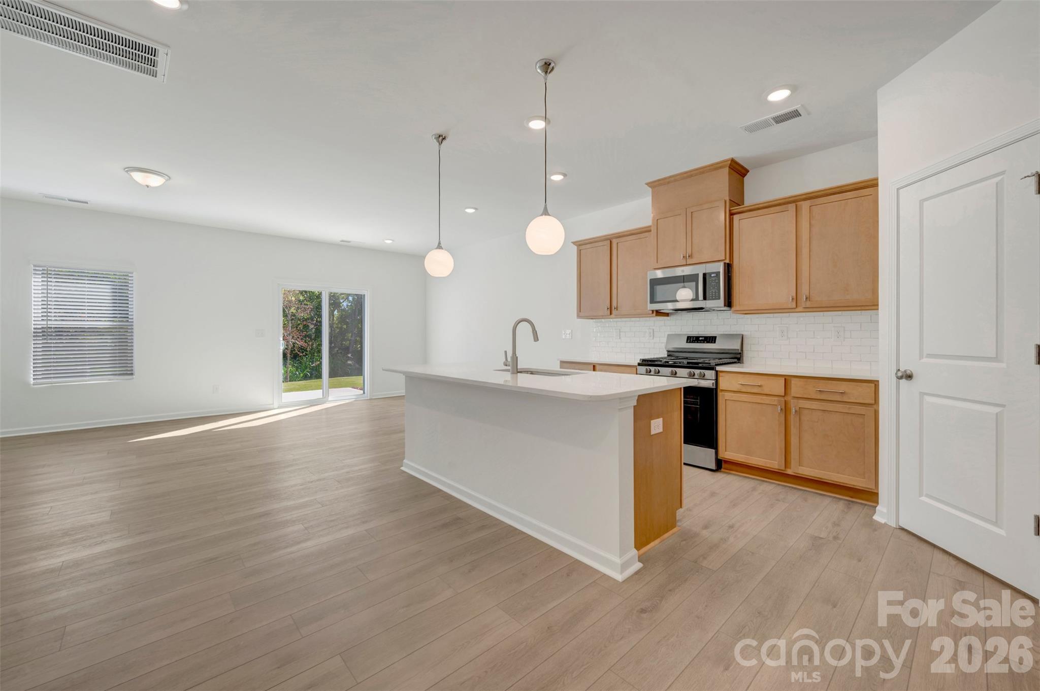 783 Kitfox Drive Property Photo 3