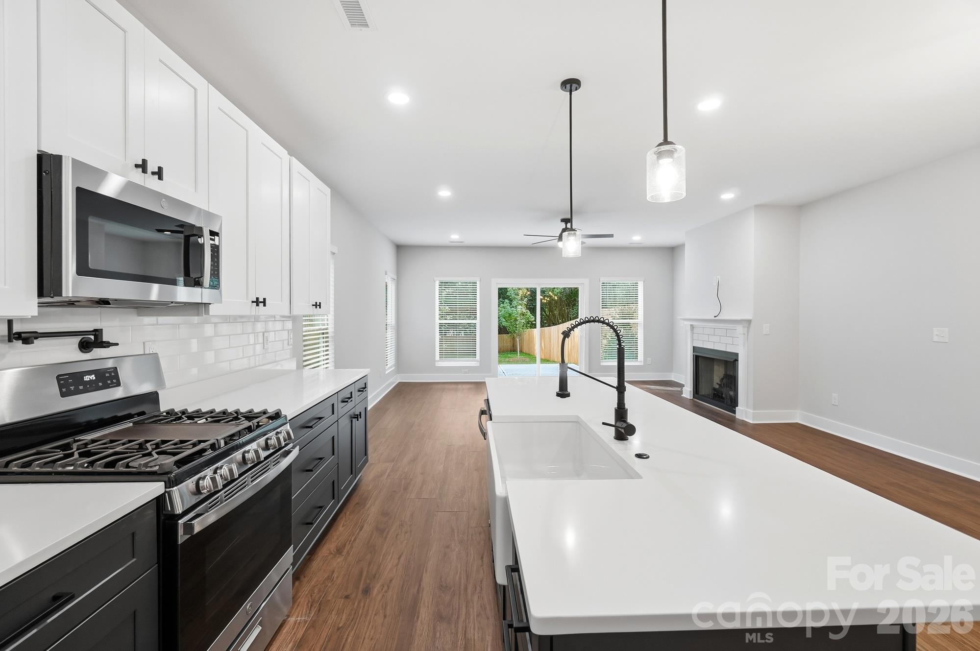 3217 Credenza Road Property Photo 10