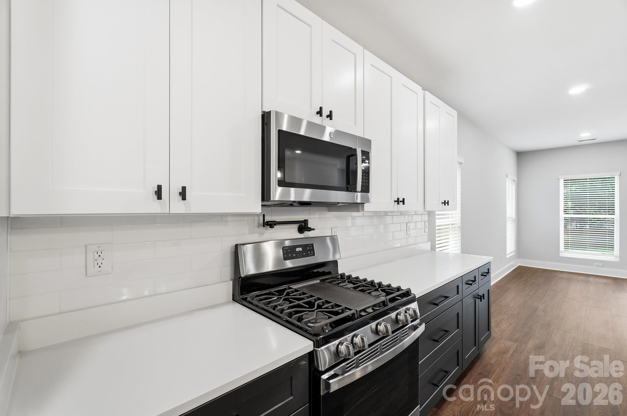 3217 Credenza Road Property Photo 11