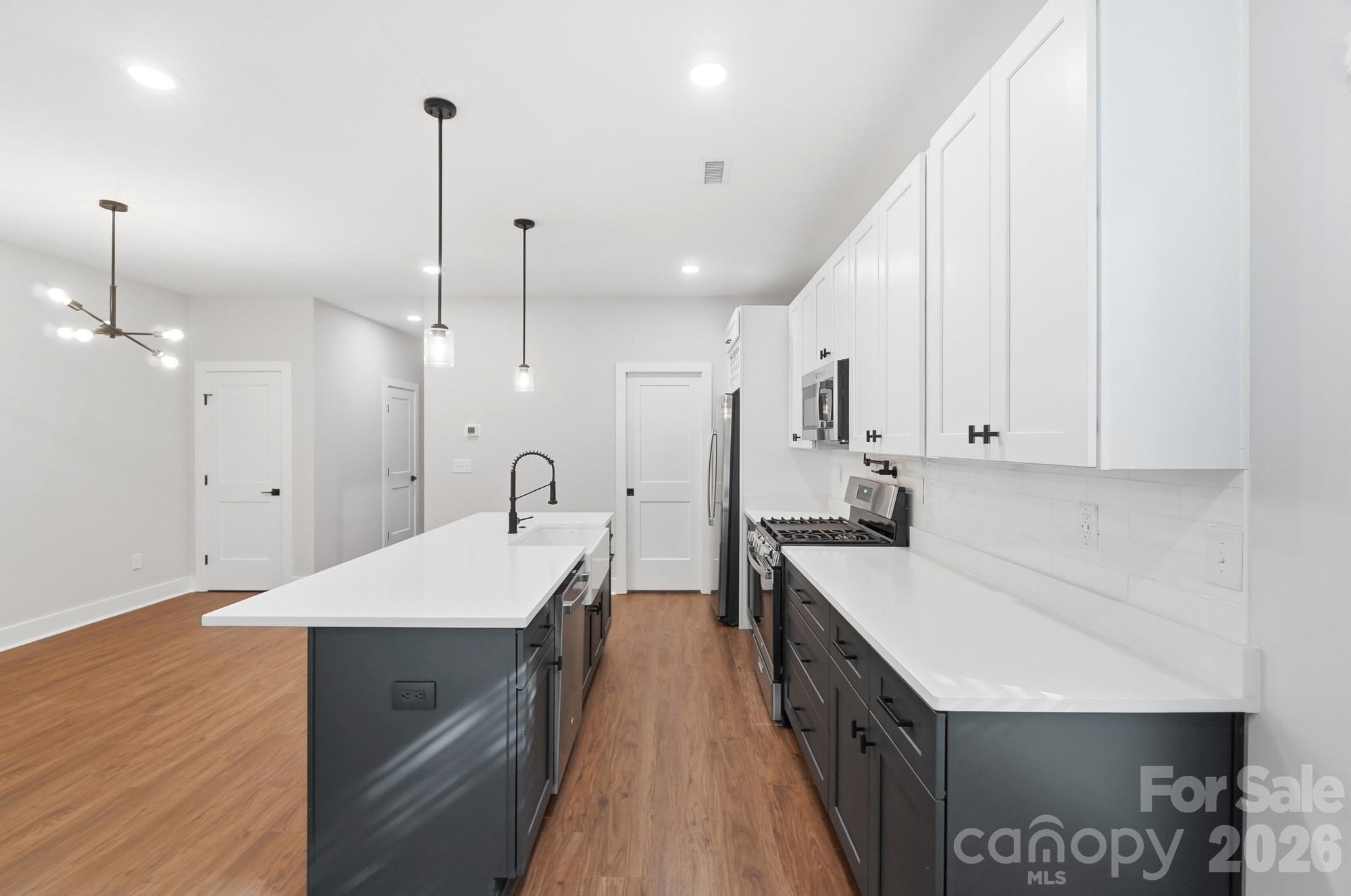 3217 Credenza Road Property Photo 12