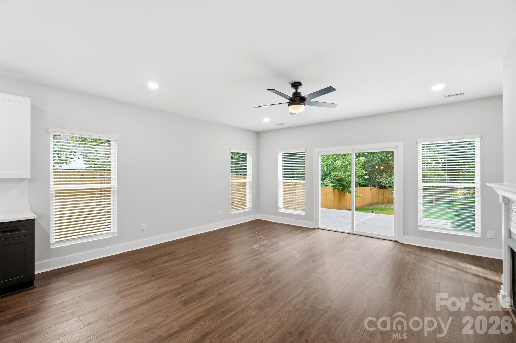 3217 Credenza Road Property Photo 15