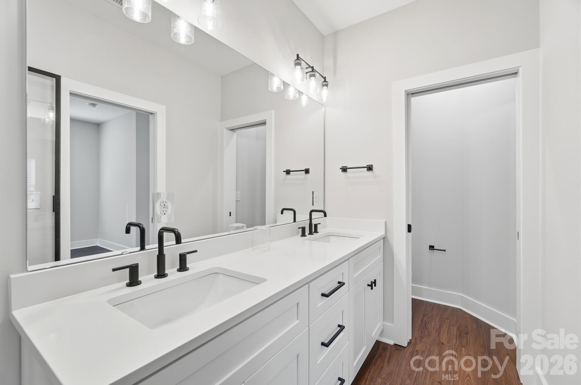 3217 Credenza Road Property Photo 25