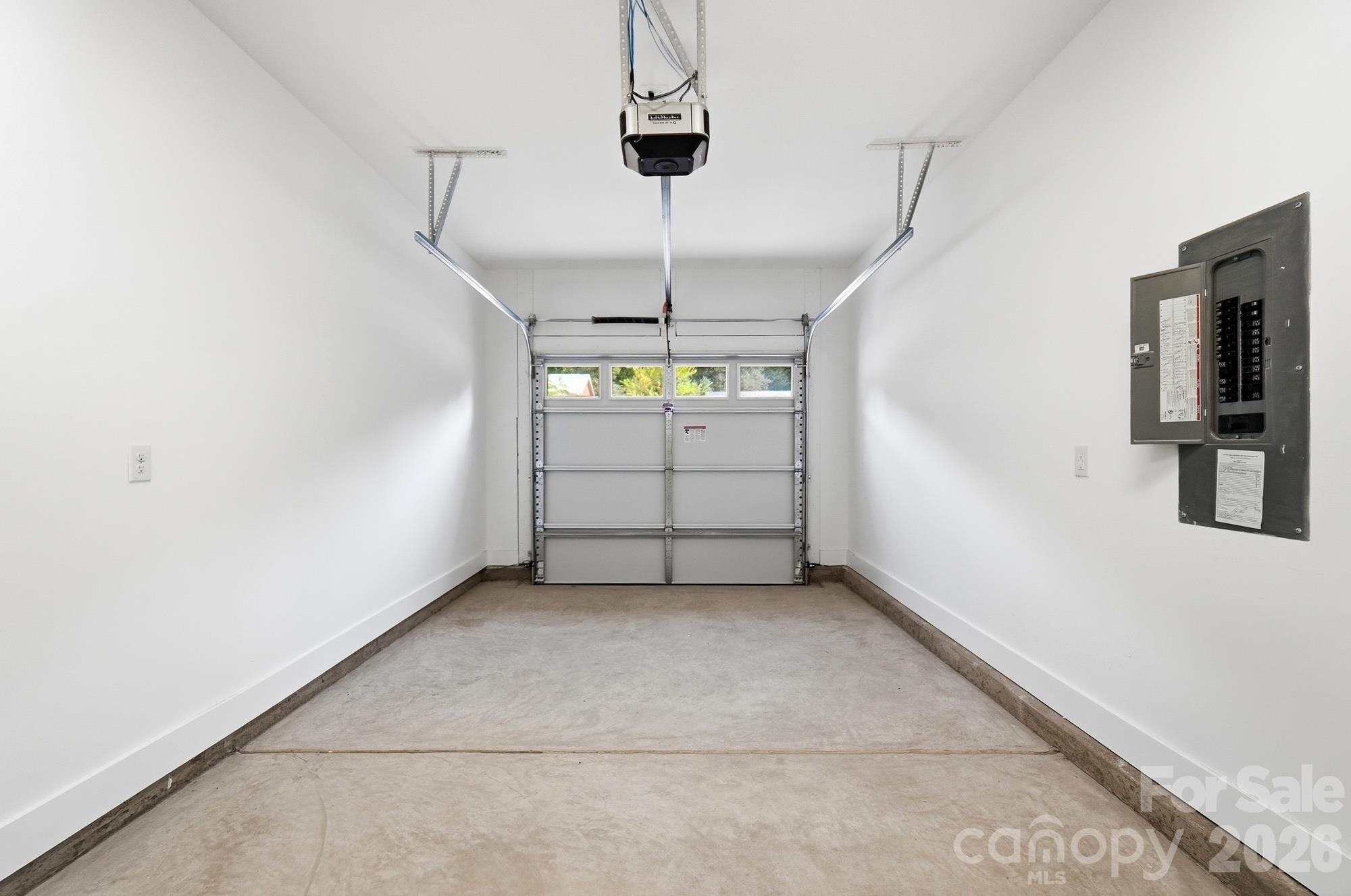 3217 Credenza Road Property Photo 42