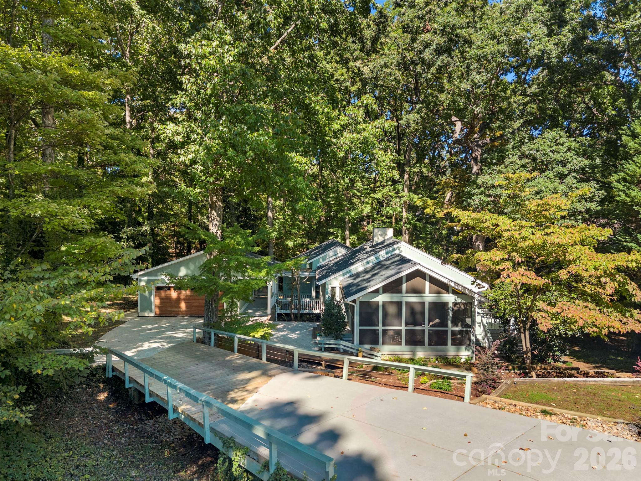 6 Oakwood Court Property Photo 1