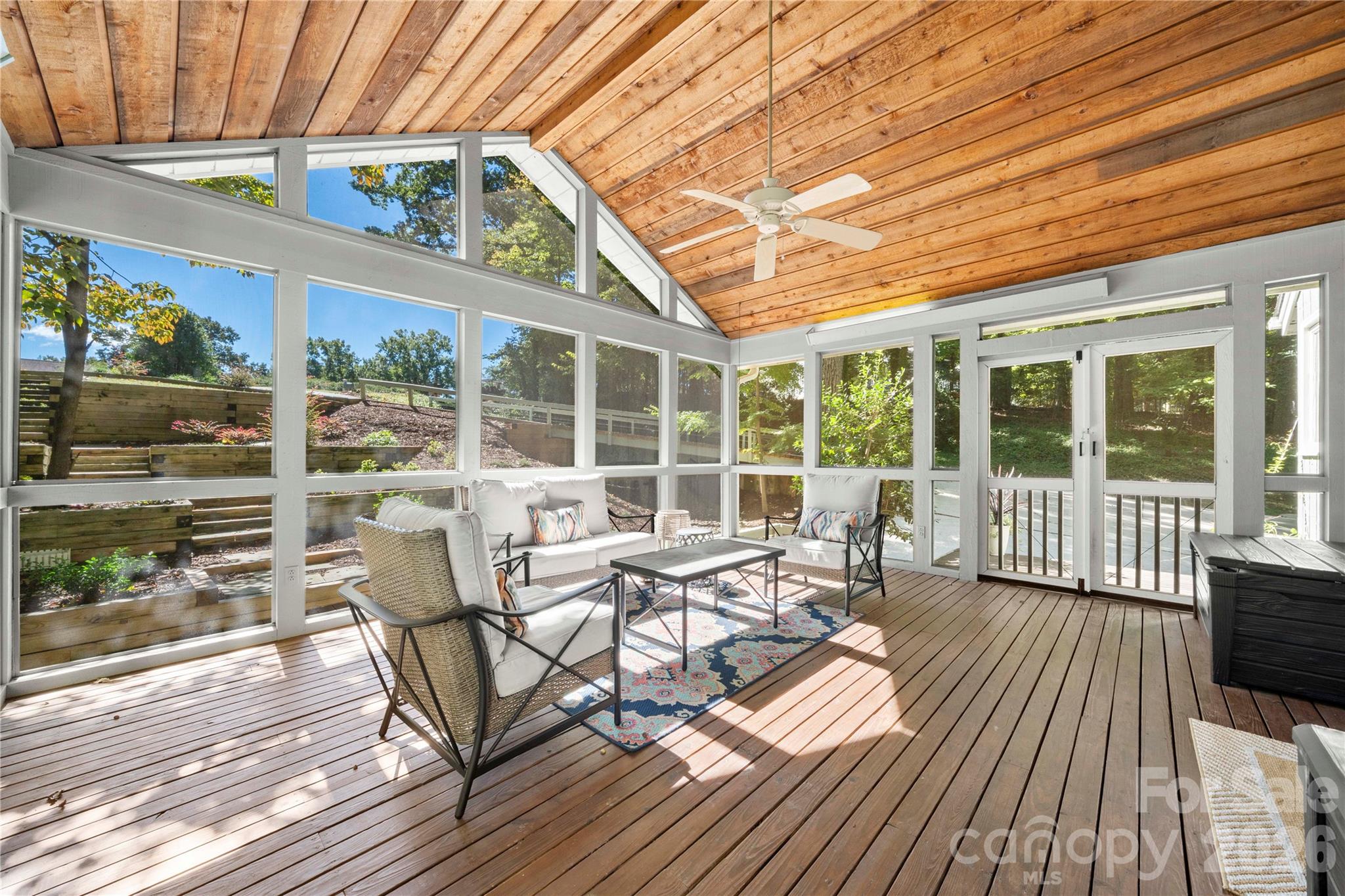 6 Oakwood Court Property Photo 2