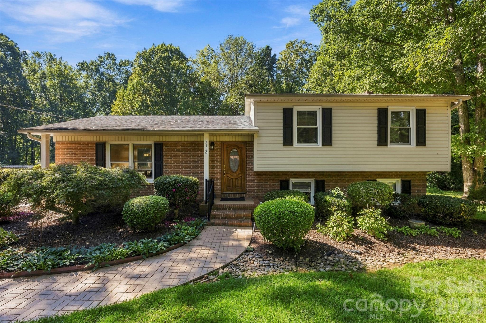 2130 Greenleaf Drive Property Photo 1