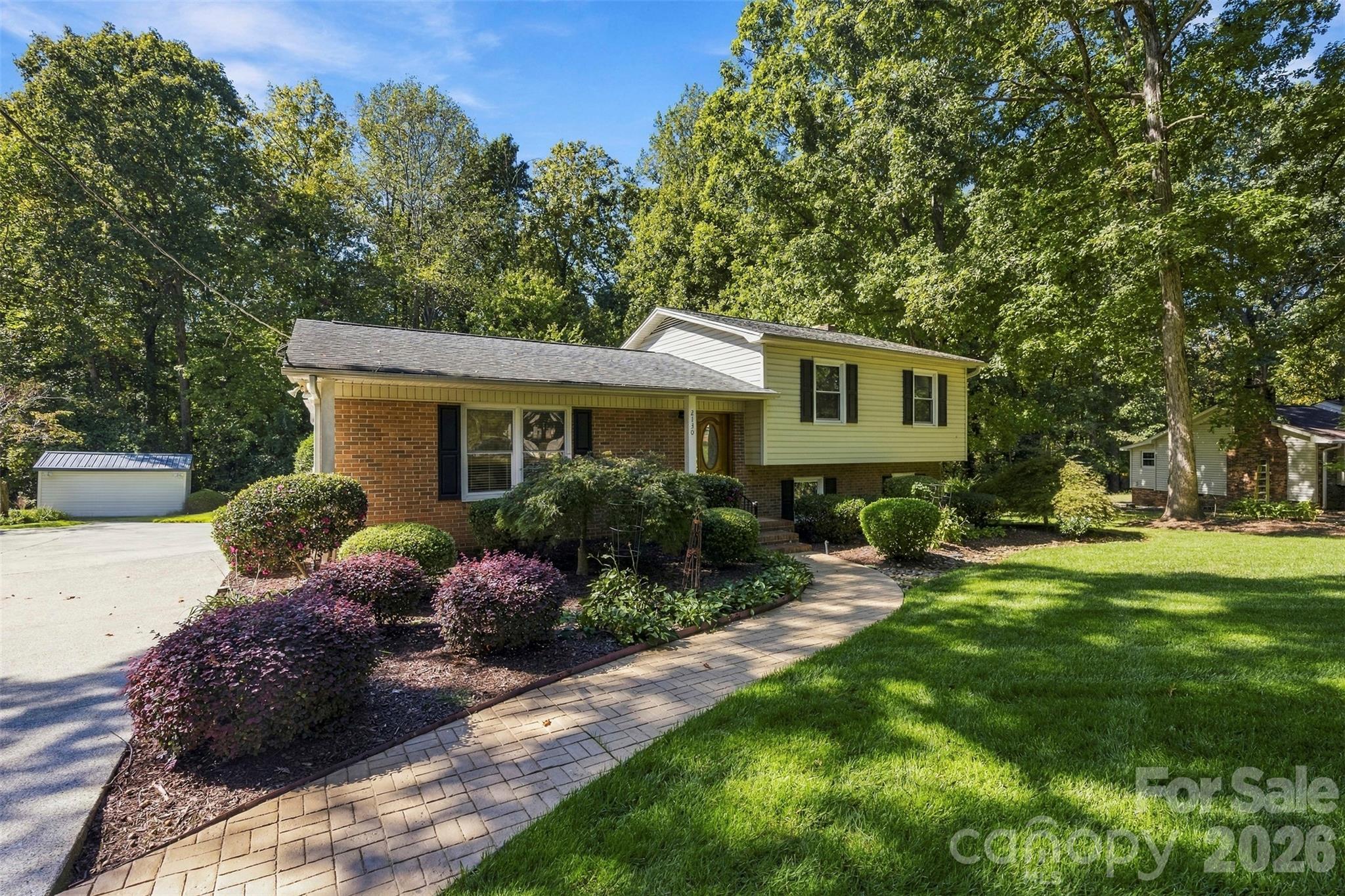 2130 Greenleaf Drive Property Photo 2