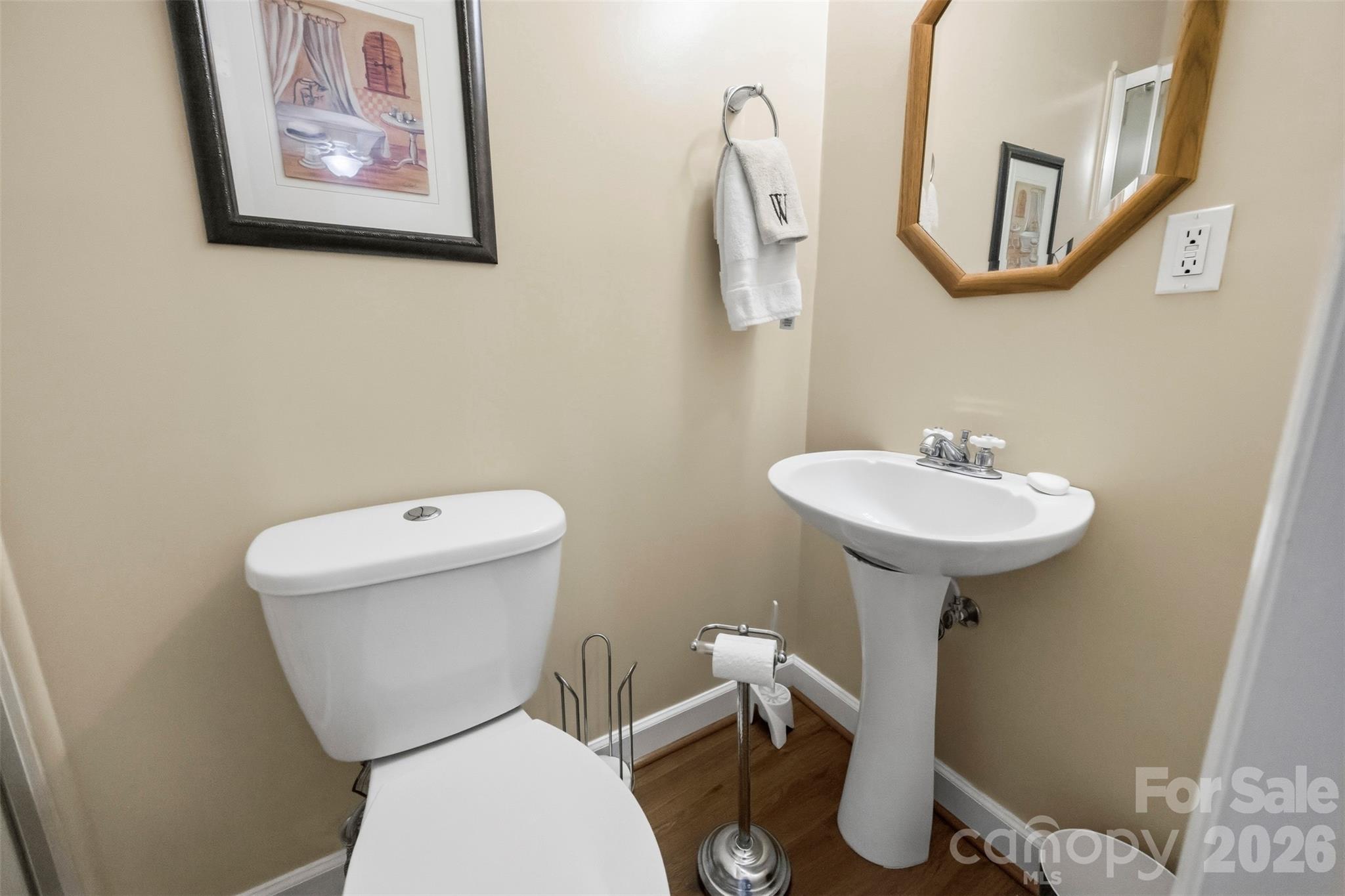 2130 Greenleaf Drive Property Photo 14