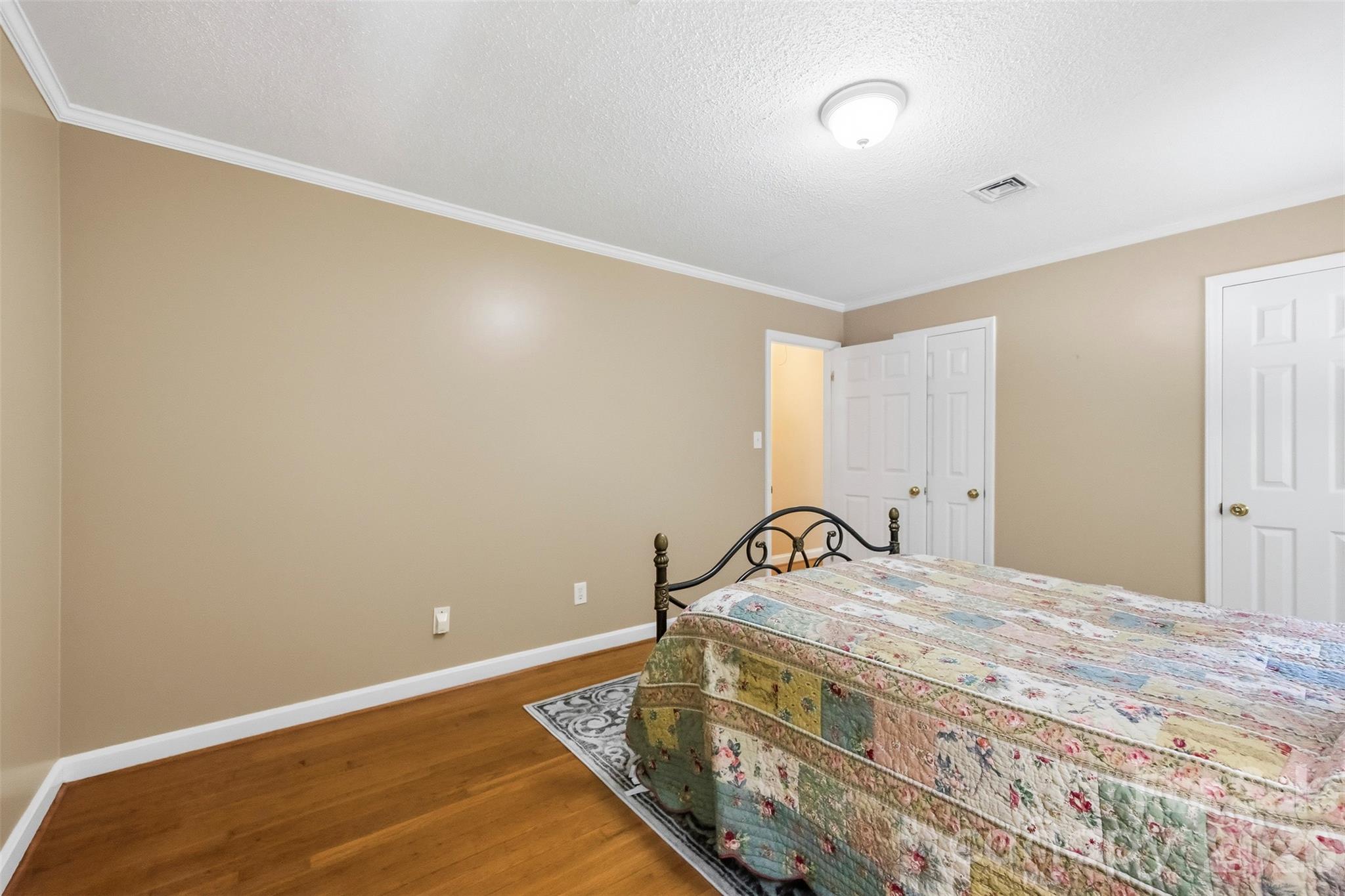 2130 Greenleaf Drive Property Photo 19