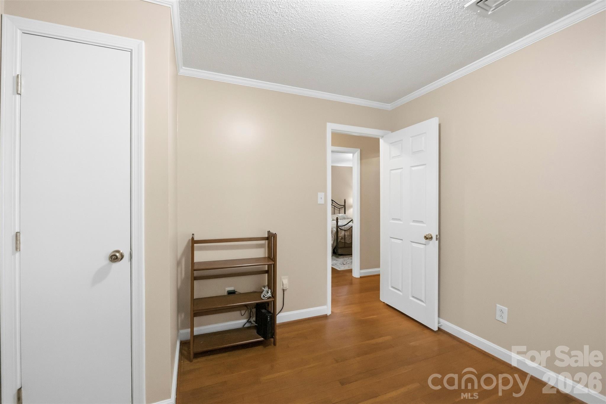 2130 Greenleaf Drive Property Photo 21
