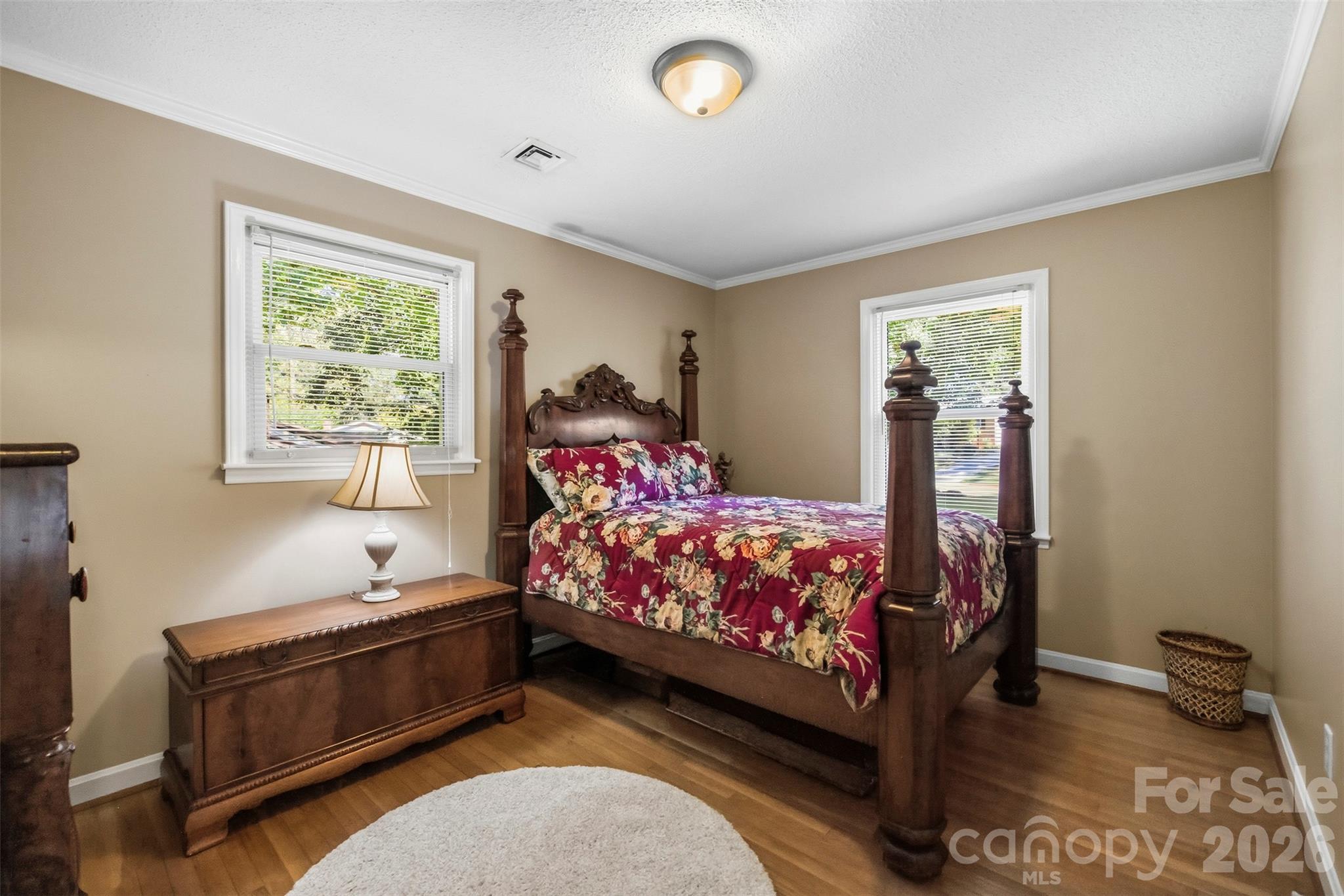 2130 Greenleaf Drive Property Photo 22