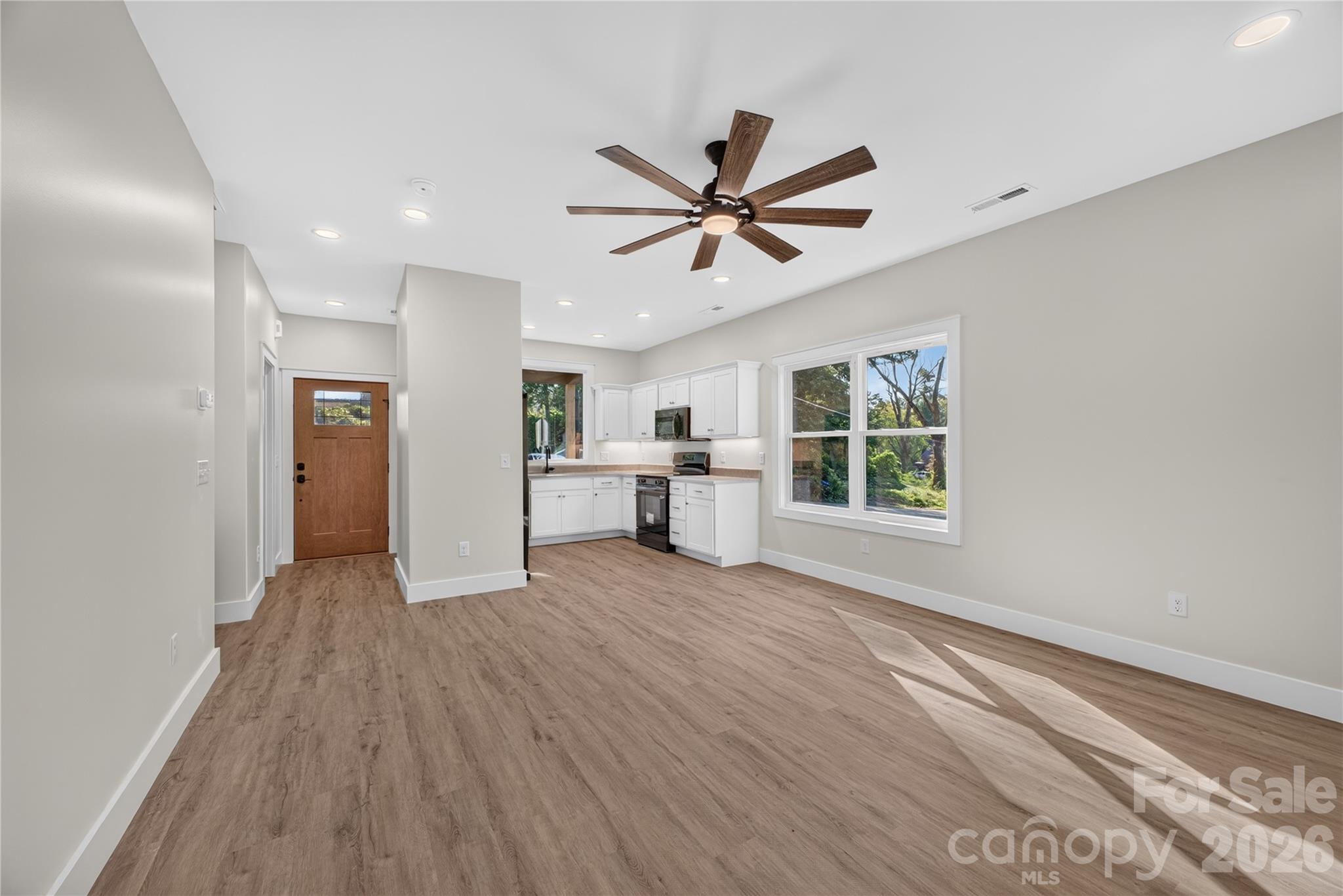 1011 Fassifern Court Property Photo 5