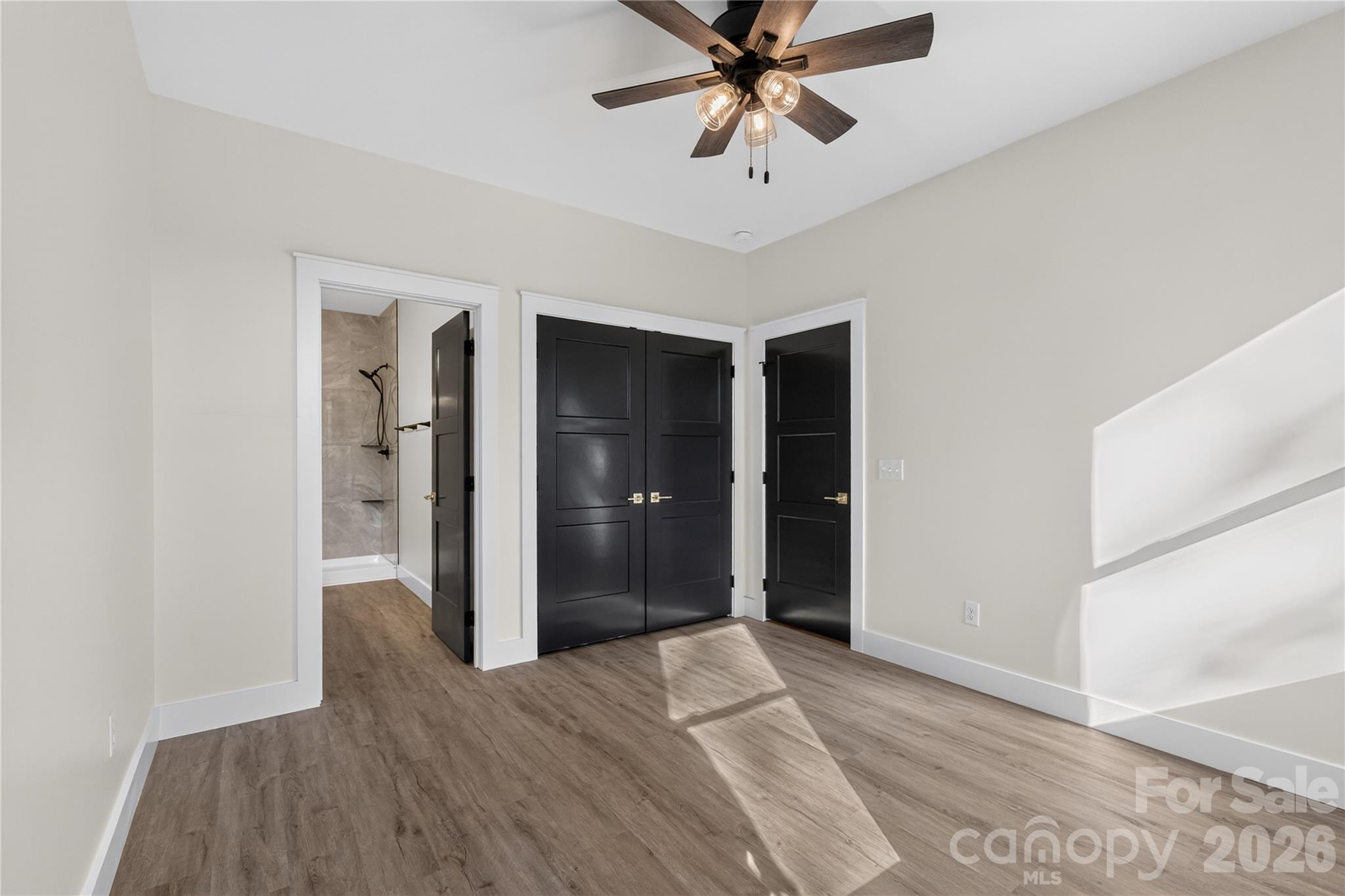1011 Fassifern Court Property Photo 12