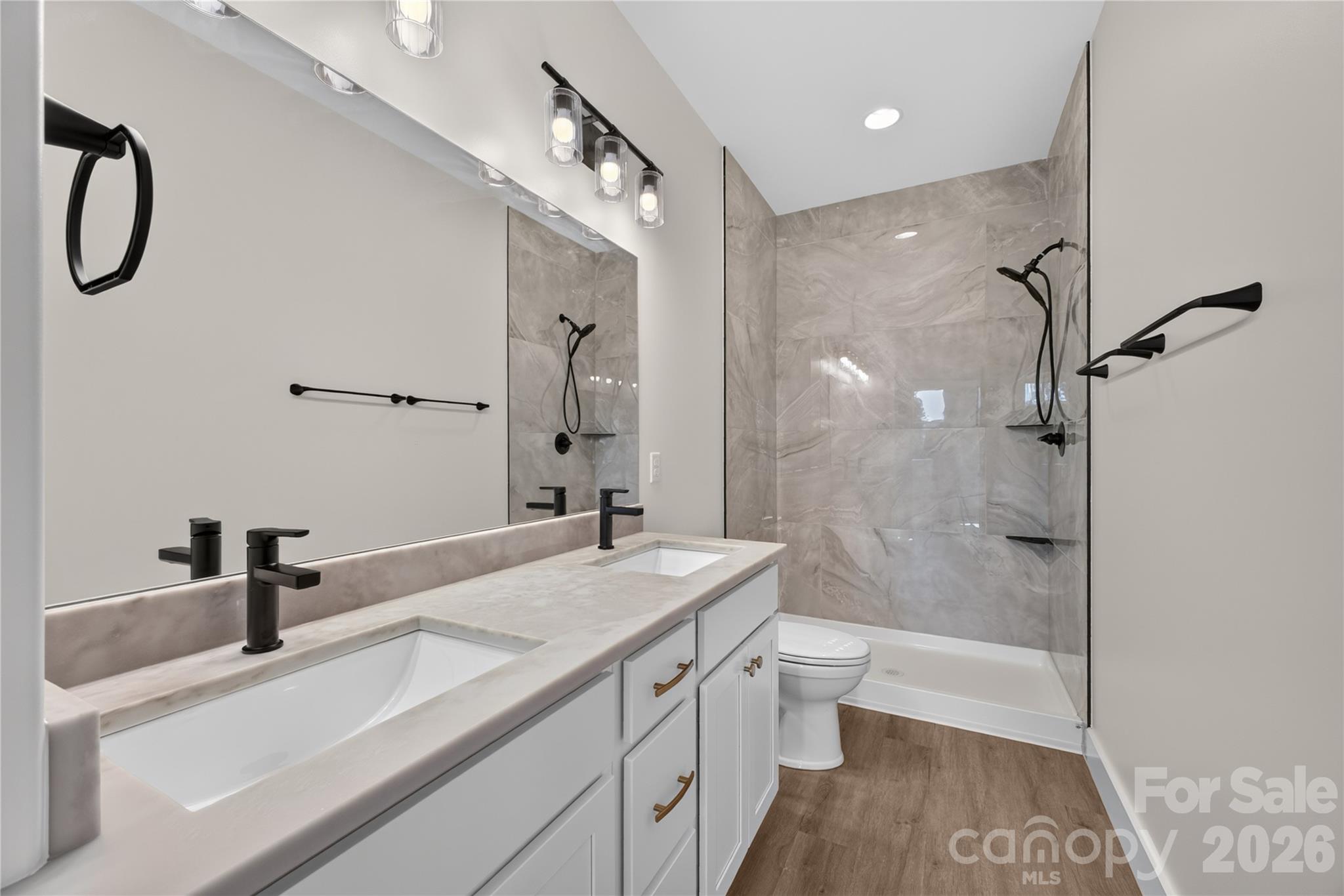 1011 Fassifern Court Property Photo 14