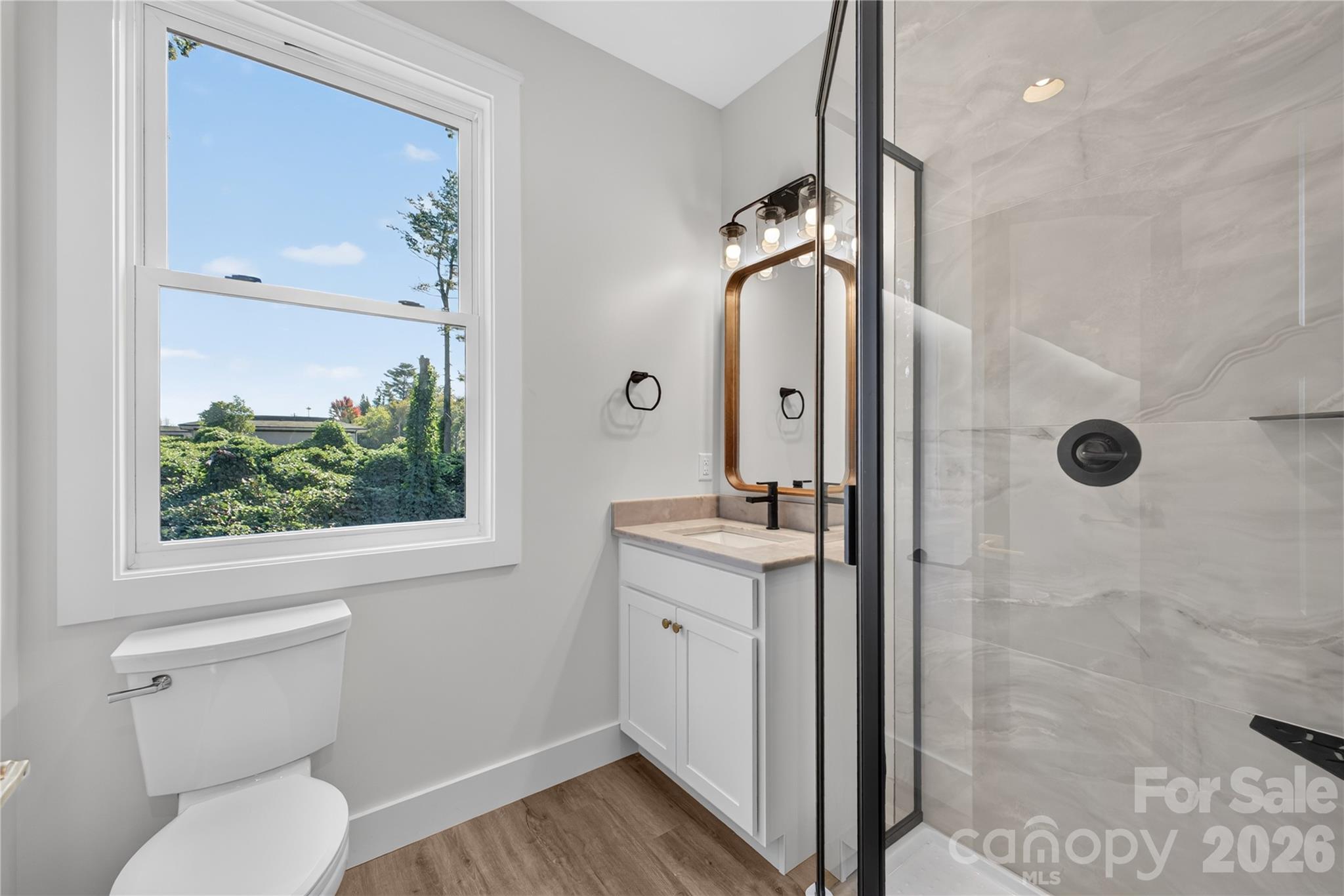 1011 Fassifern Court Property Photo 19