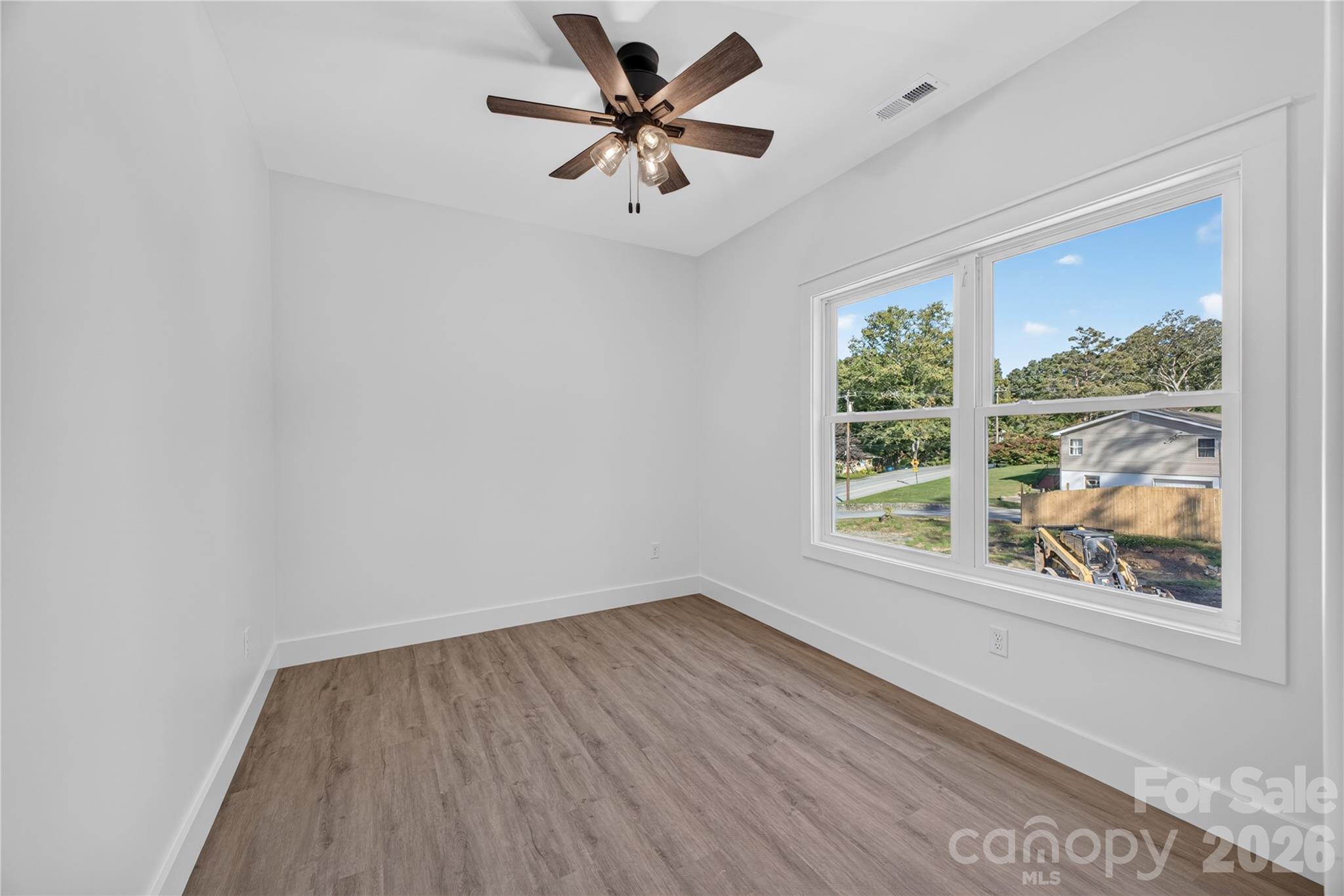 1011 Fassifern Court Property Photo 22
