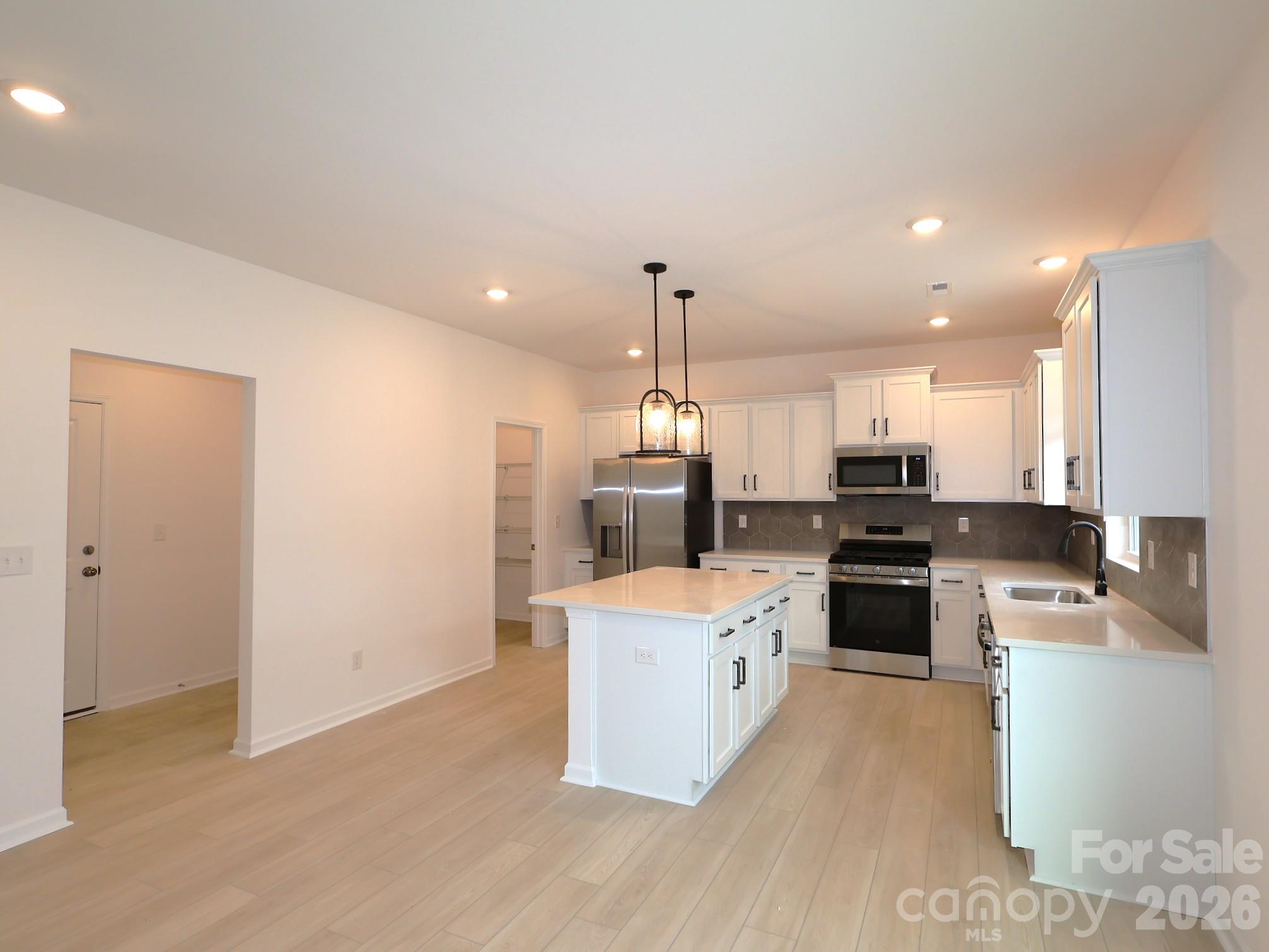 636 Willoughby Park Drive Property Photo 2