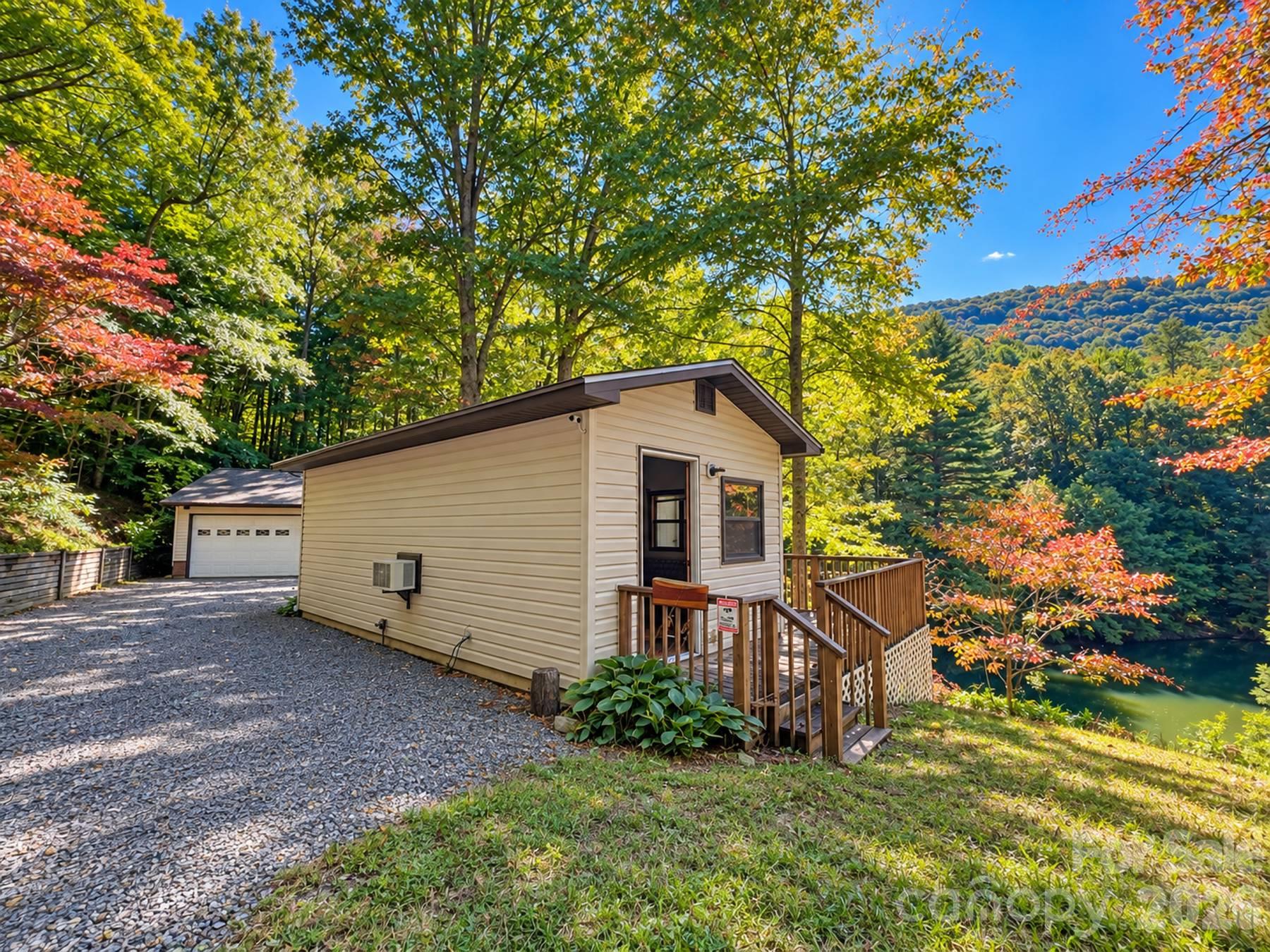 414 Bear Lake Circle Property Photo 6