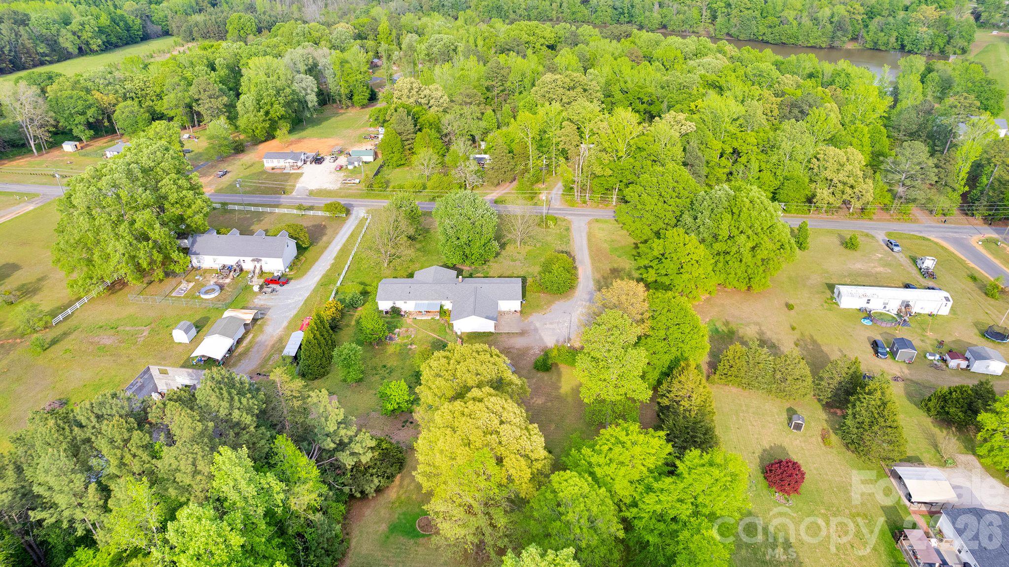 1260 Russell Road Property Photo 4