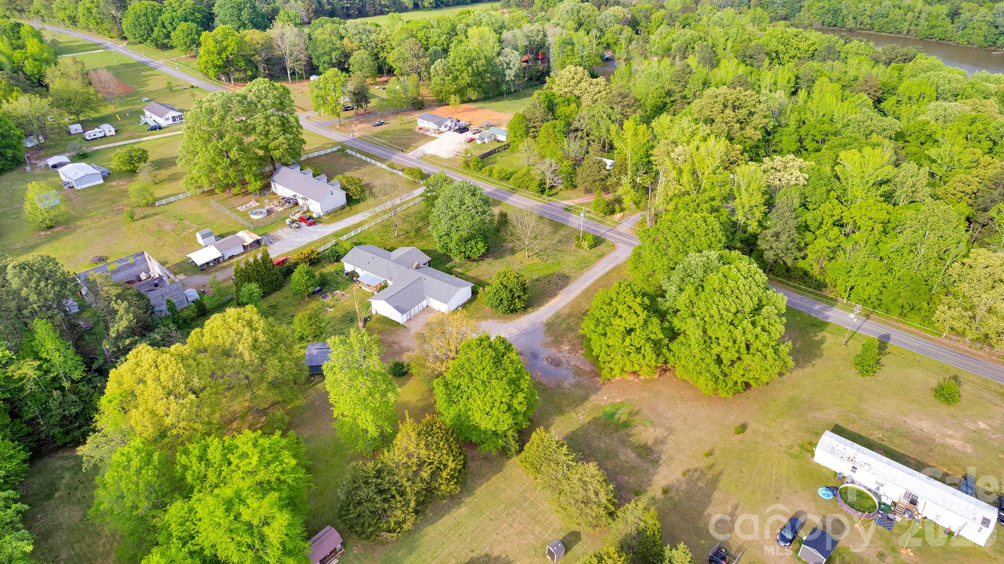 1260 Russell Road Property Photo 5