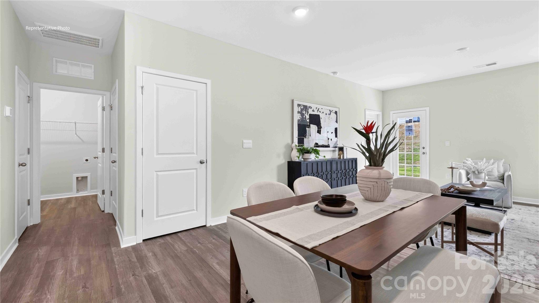 914 S Naughton Street Property Photo 10