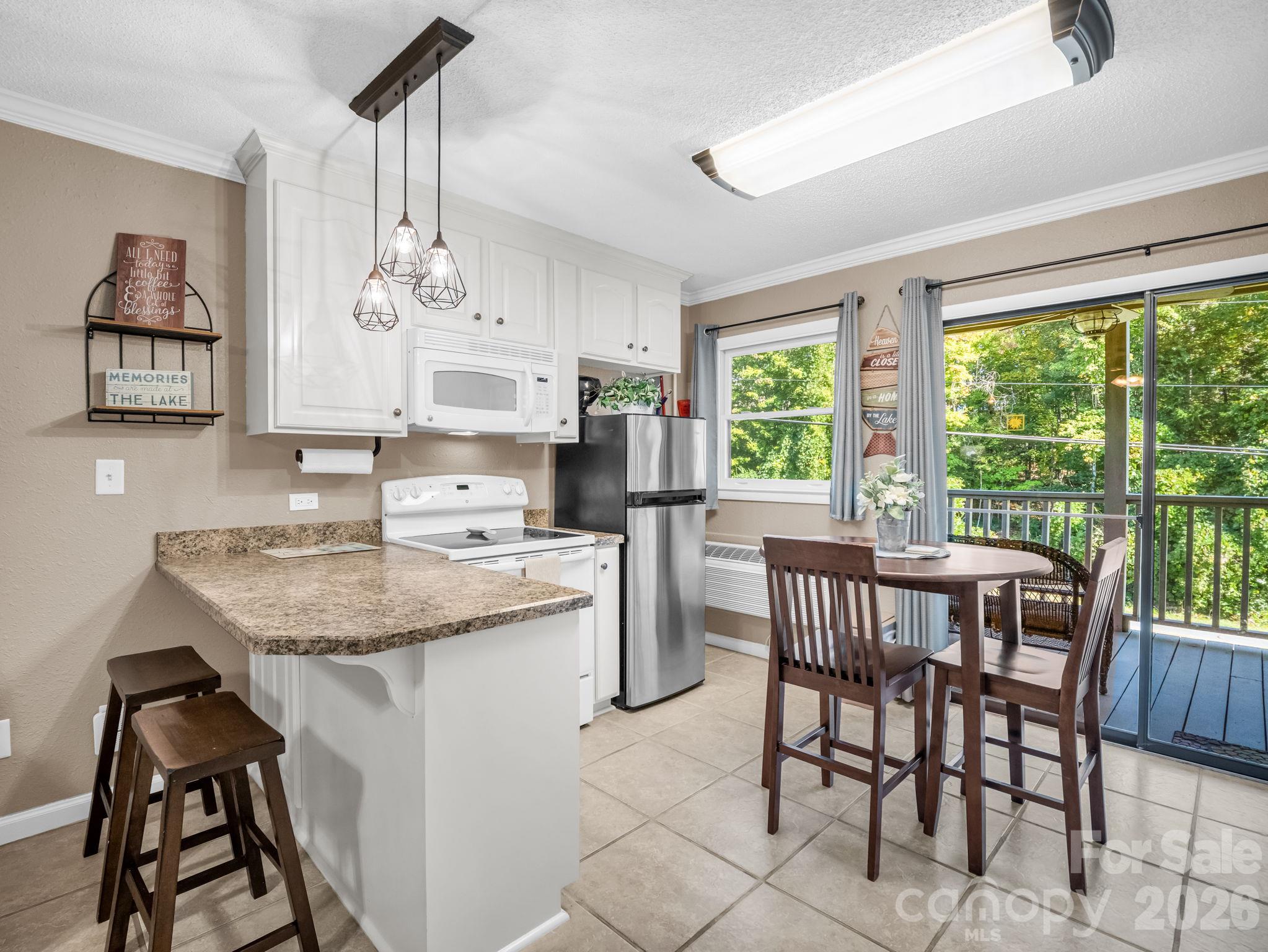 160 Whitney Boulevard 1 Property Photo 6