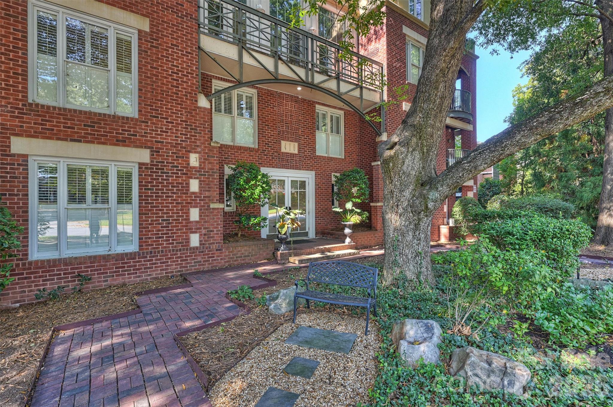 416 Queens Road 1 Property Photo 2