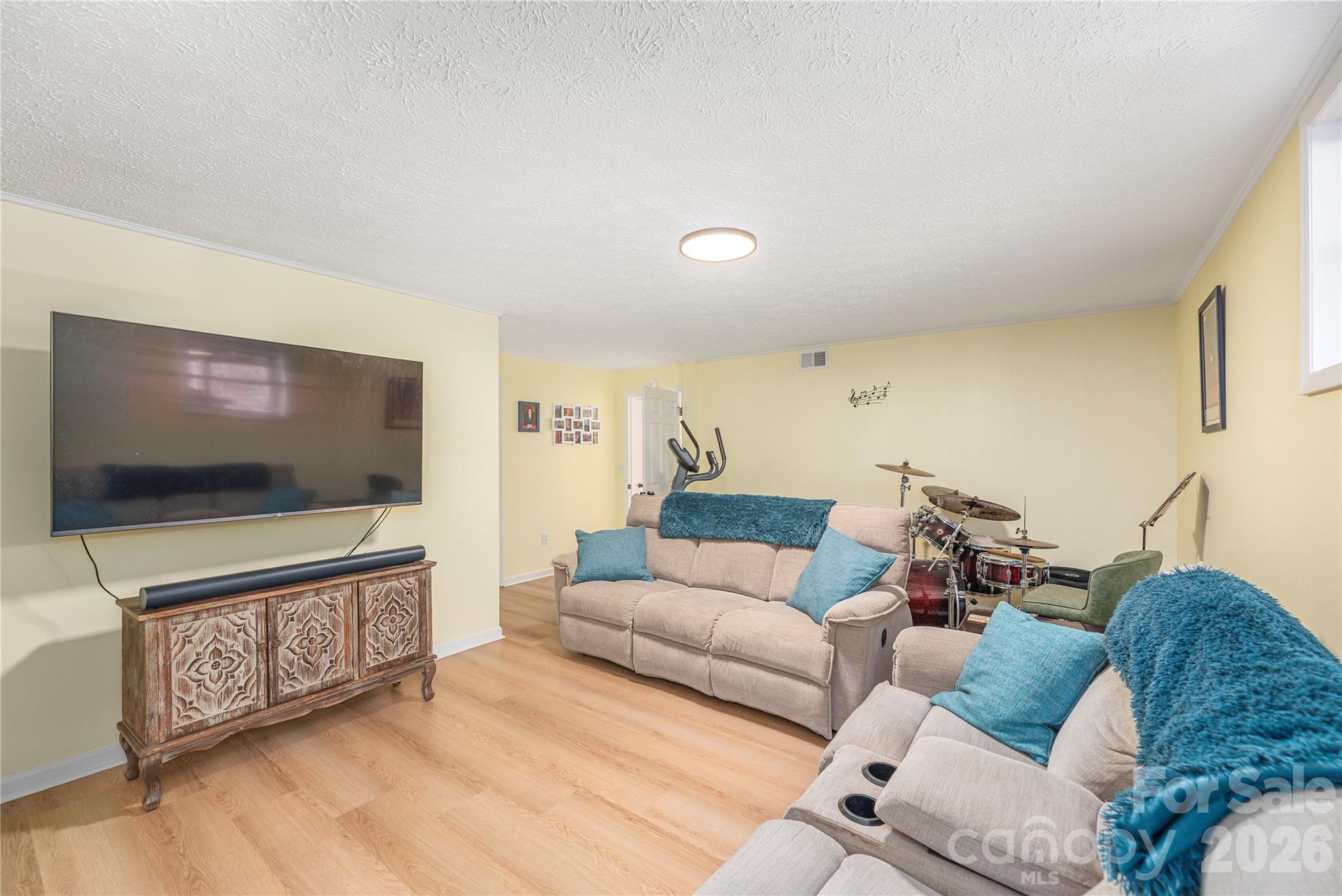 330 Woody Lane Property Photo 18