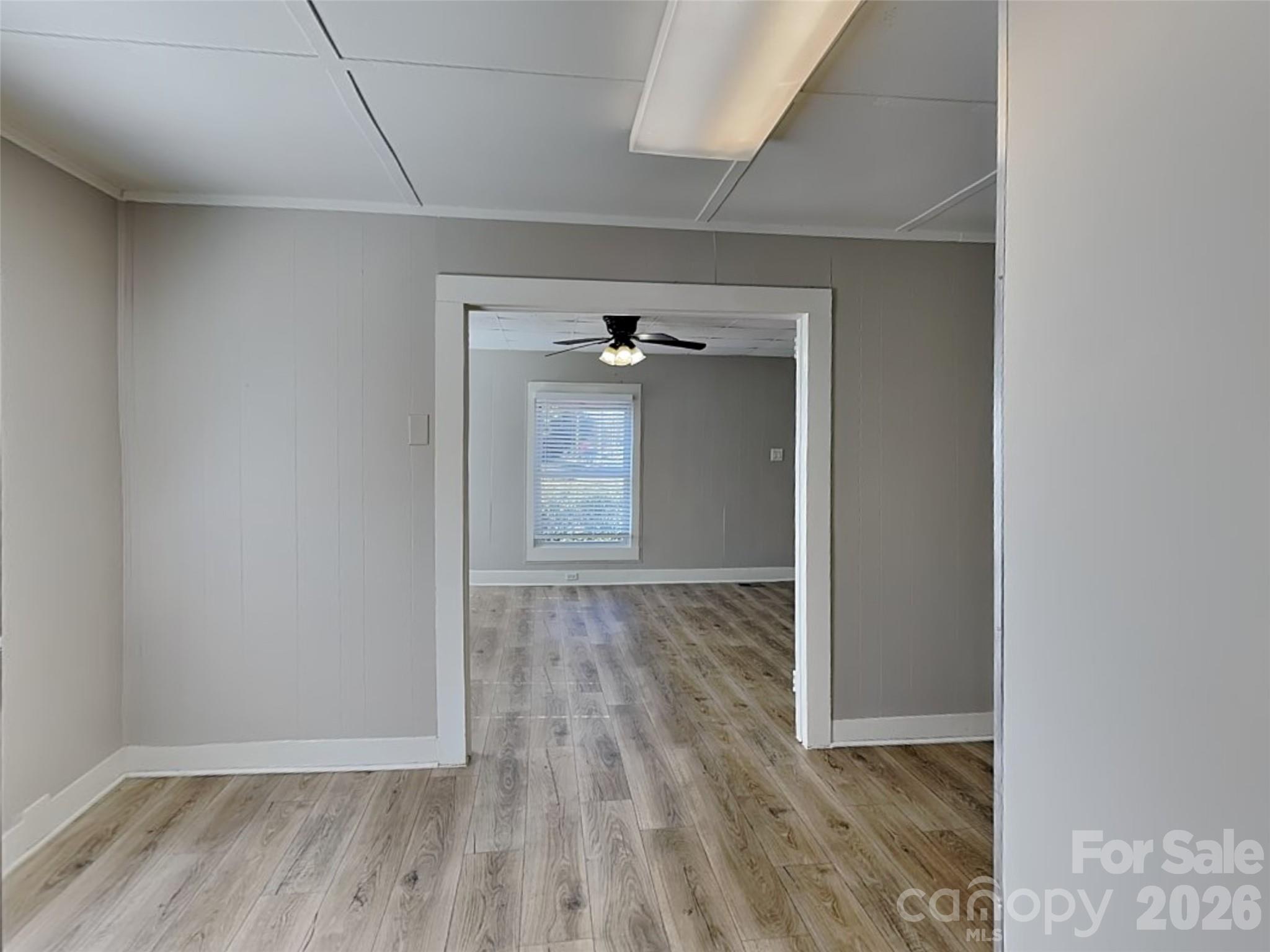404 E Mills Avenue Property Photo 5