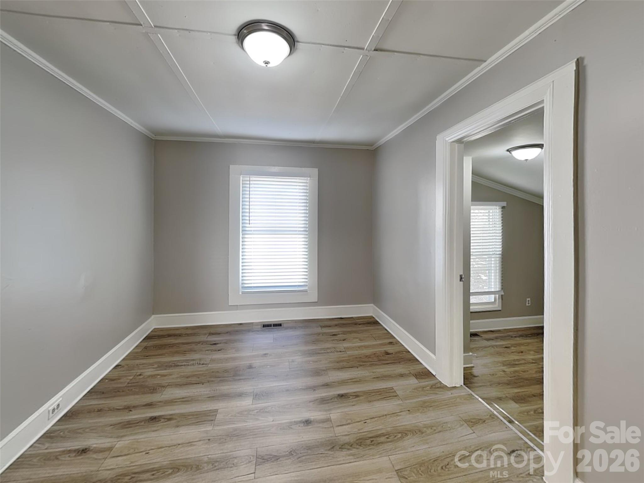 404 E Mills Avenue Property Photo 10