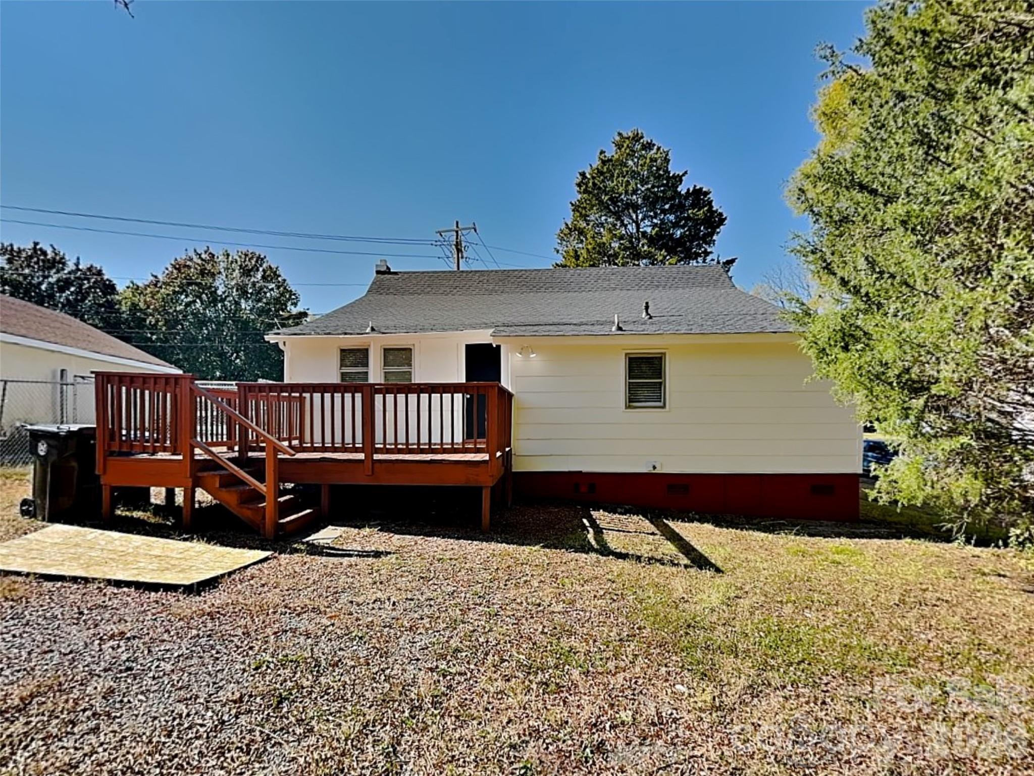 404 E Mills Avenue Property Photo 19
