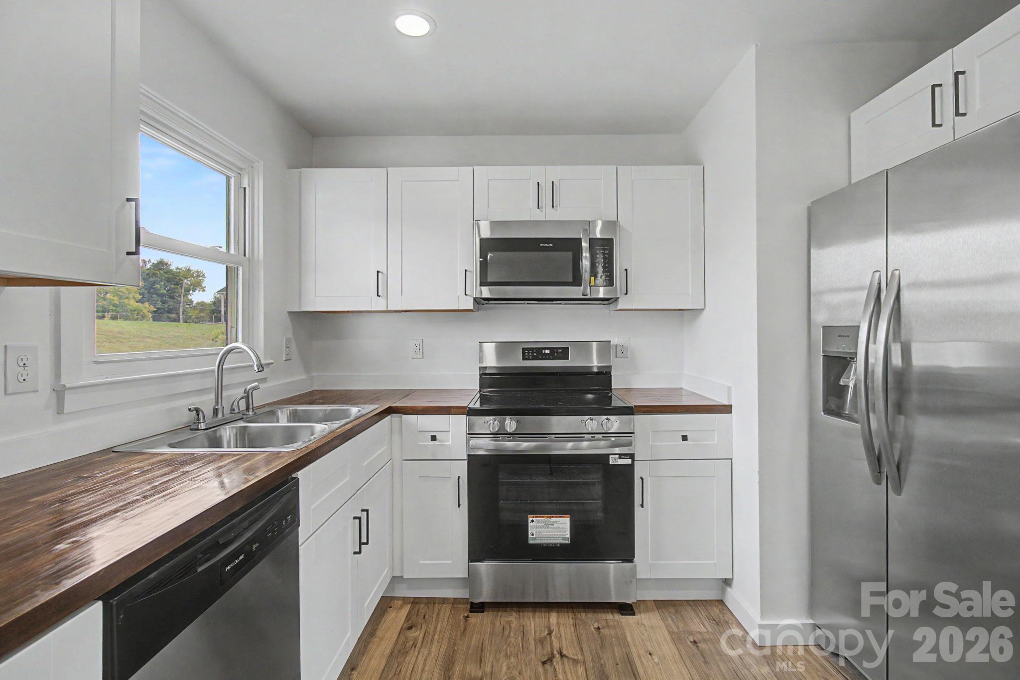 14 Kirby Place Property Photo 6