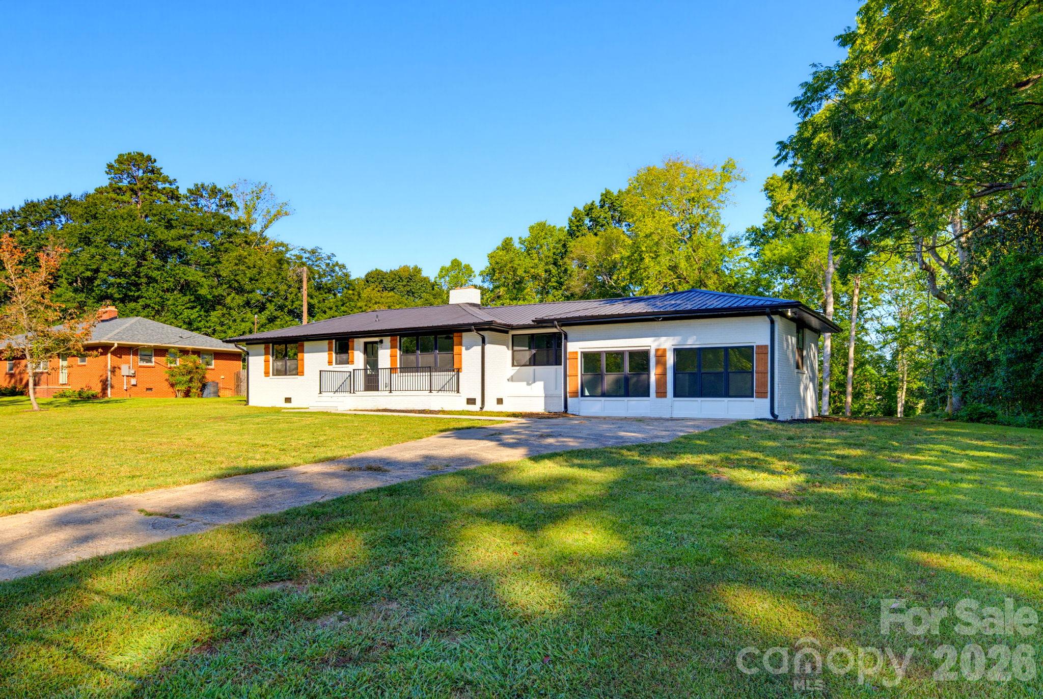 1325 Armstrong Road Property Photo 4