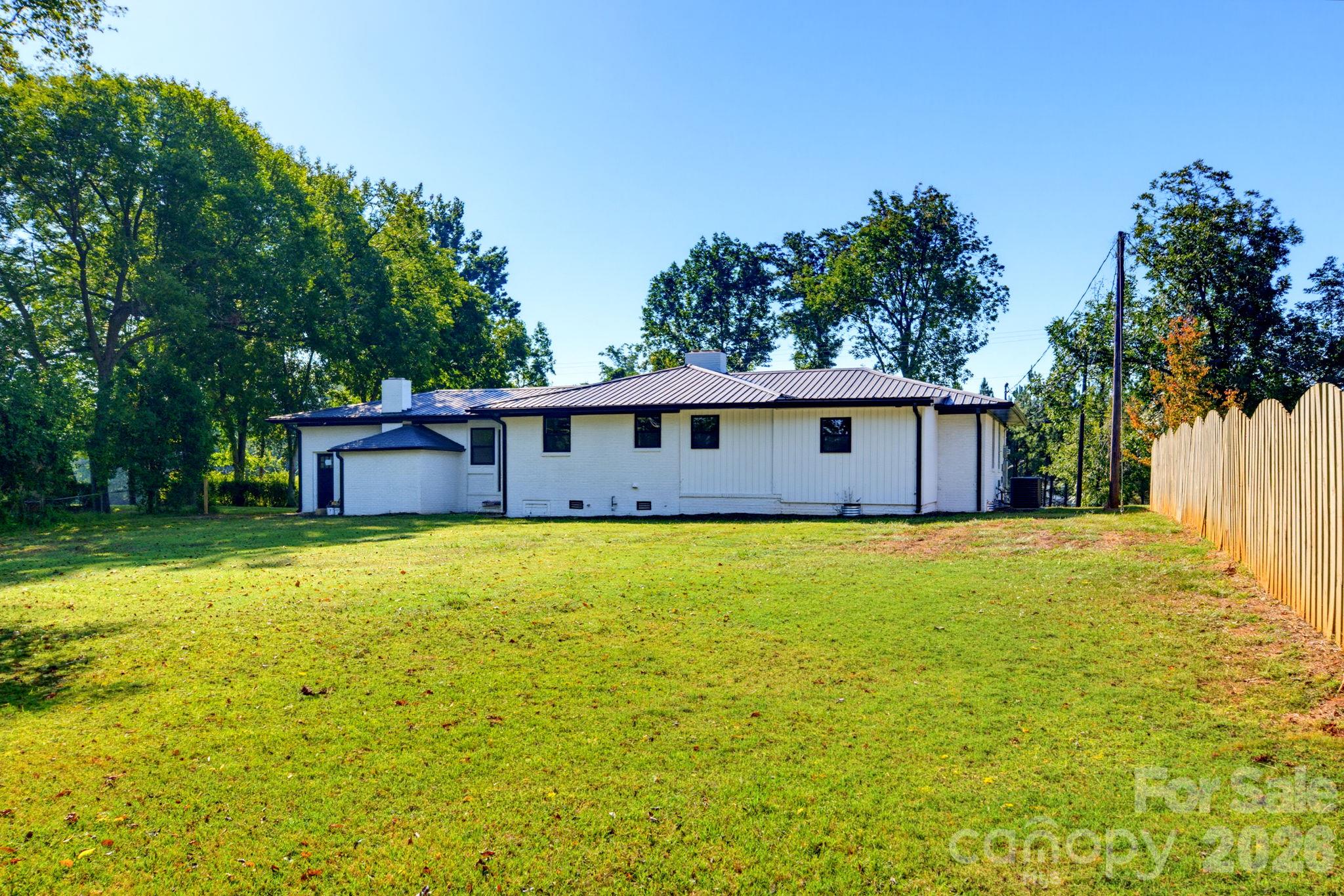 1325 Armstrong Road Property Photo 7